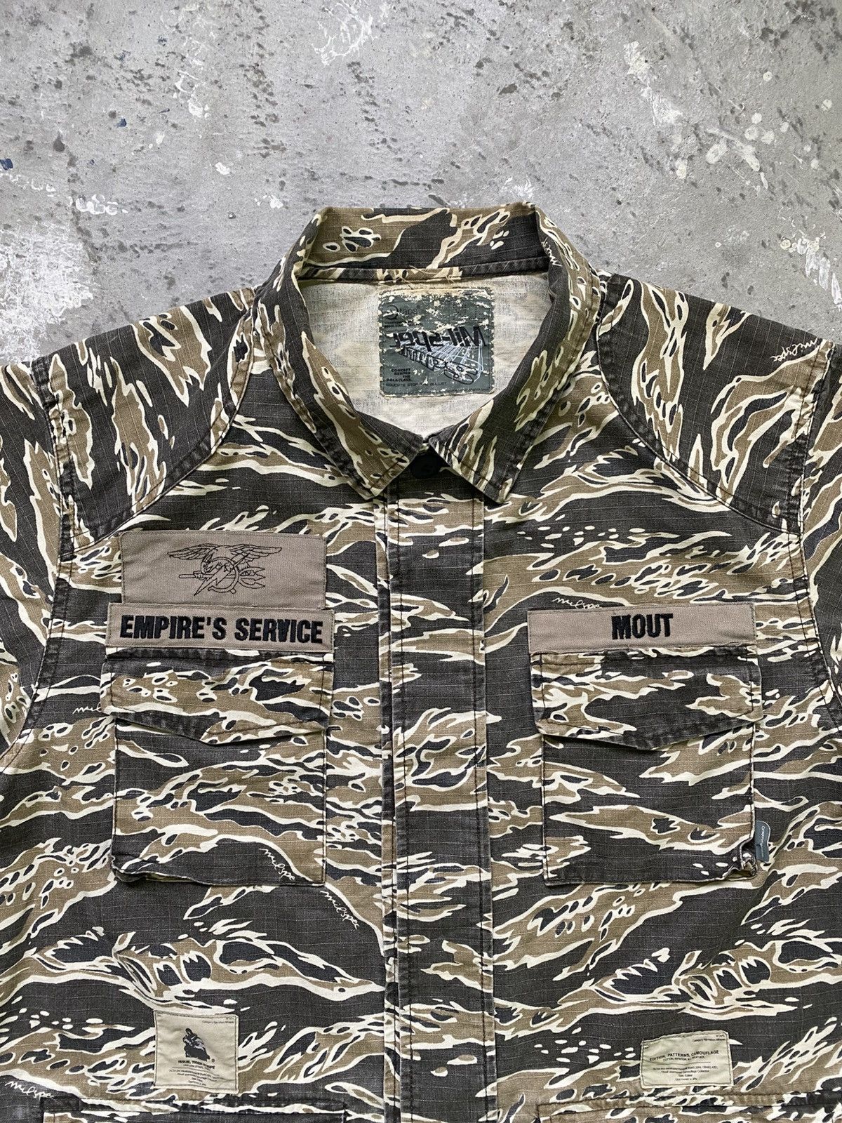 Wtaps Wtaps Buds Tiger Stripe Camo Cotton Issue Shirt Size US L / EU 52-54 / 3 - 4 Thumbnail