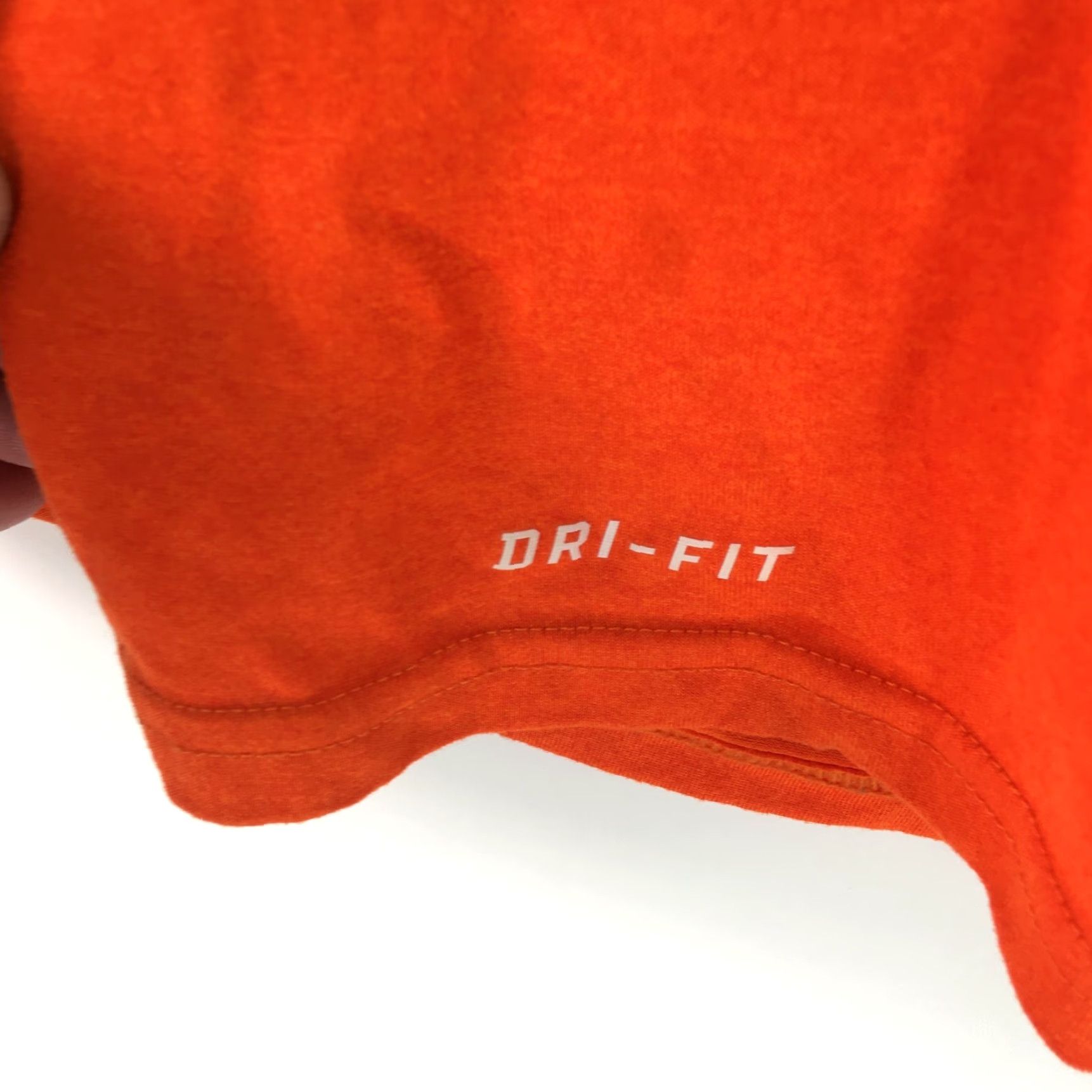 Nike VINTAGE Nike Dri-Fit Denver Broncos T-Shirt Mens Orange M Crew Neck Long Sleeve 90s NFL Shirts Mens Size US M / EU 48-50 / 2 - 5 Thumbnail