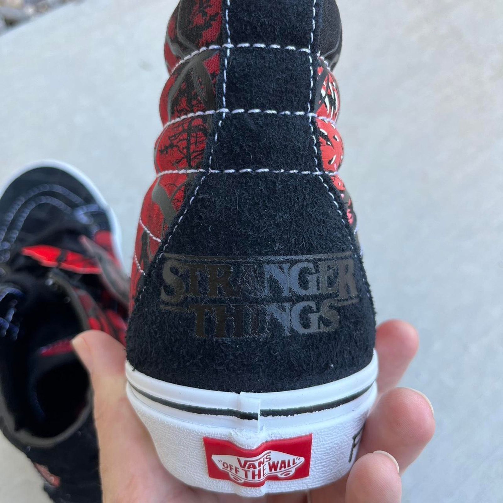 Vans STRANGER THINGS X VANS COLLAB! Size US 10 / EU 43 - 2 Thumbnail