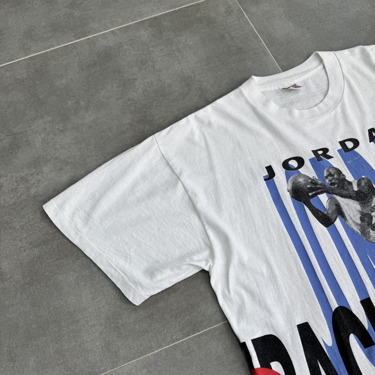 Vintage Vintage Nike Jordan Pippen Back 2 Back NBA Rare Y2K T-Shirt Size US XL / EU 56 / 4 - 4 Thumbnail