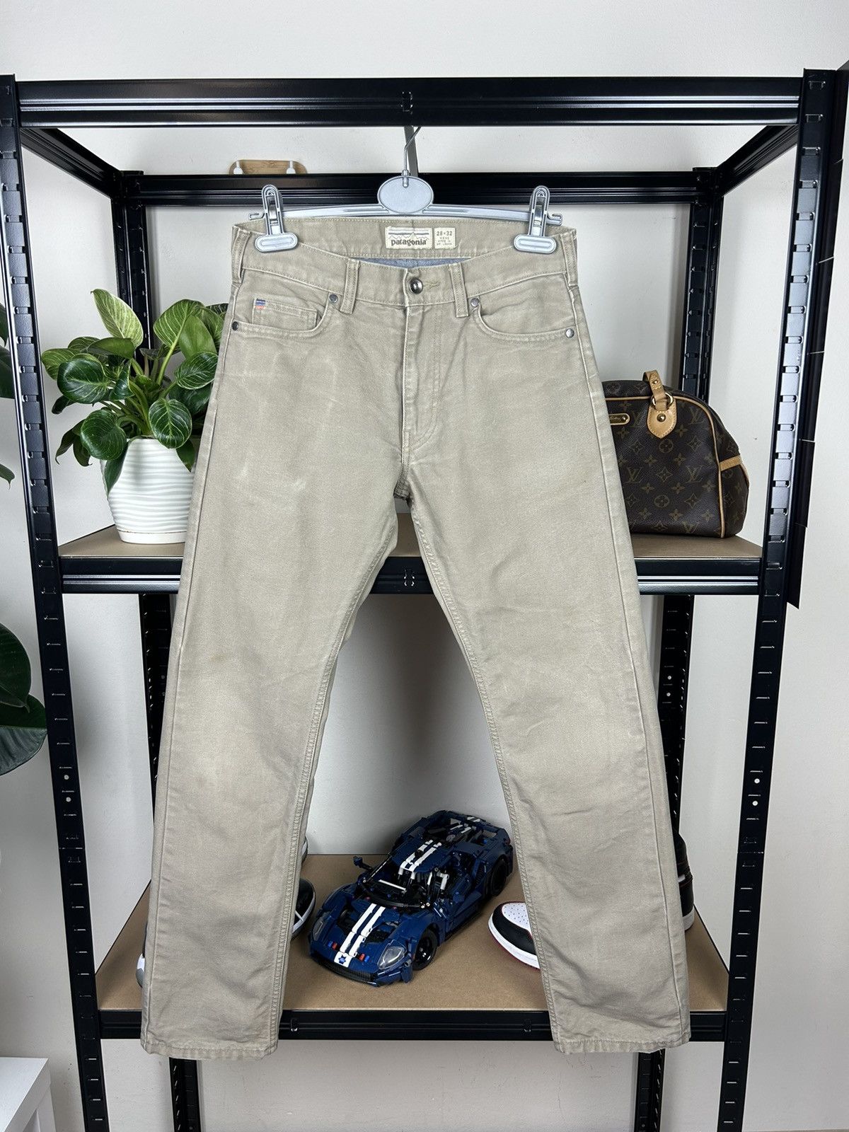 Patagonia Patagonia Jeans Mens 28x32 Corduroy Straight Leg BAGGY Zip Size US 28 / EU 44 - 1 Thumbnail