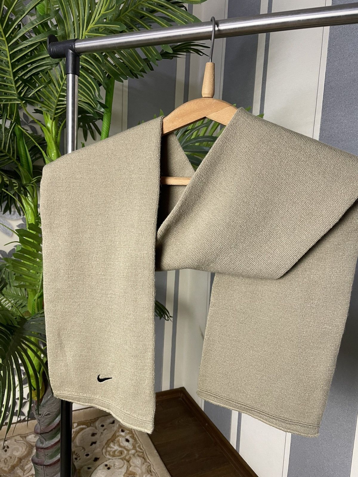 Nike Vintage Nike Scarf Swoosh mini Olive Scarf Size ONE SIZE - 4 Thumbnail