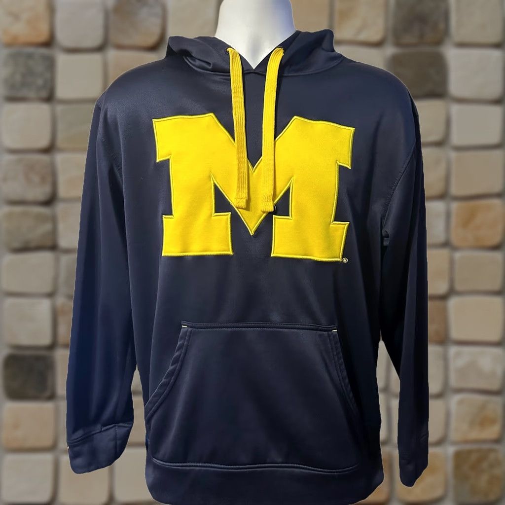 Vintage VINTAGE Knights Apparel Michigan Wolverine Hoodie Unisex Adults Medium Blue Knits Logo 2015 M Stitched Yellow M Mens Size US M / EU 48-50 / 2 - 1 Thumbnail