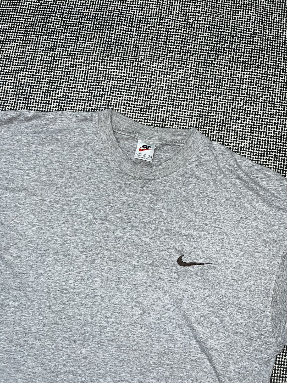 Nike × Vintage 90s Nike oversized brown swoosh gray t-shirt baggy fit Size US XL / EU 56 / 4 - 2 Thumbnail