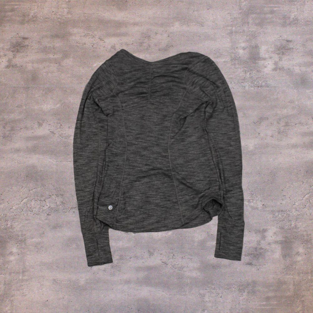 Lululemon Lululemon Heather Grey Compression Long Sleeve T-Shirt Size US XXS / EU 40 - 2 Thumbnail