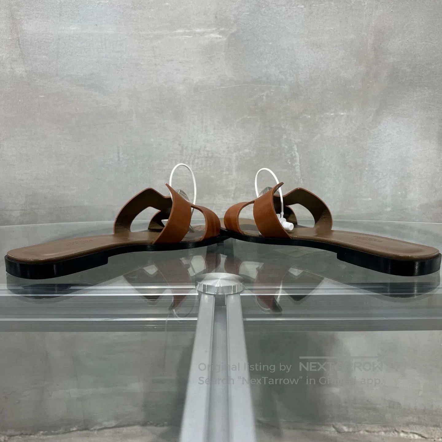 Hermes Hermes Oran flat-soled slippers Size US 7.5 / IT 37.5 - 5 Thumbnail