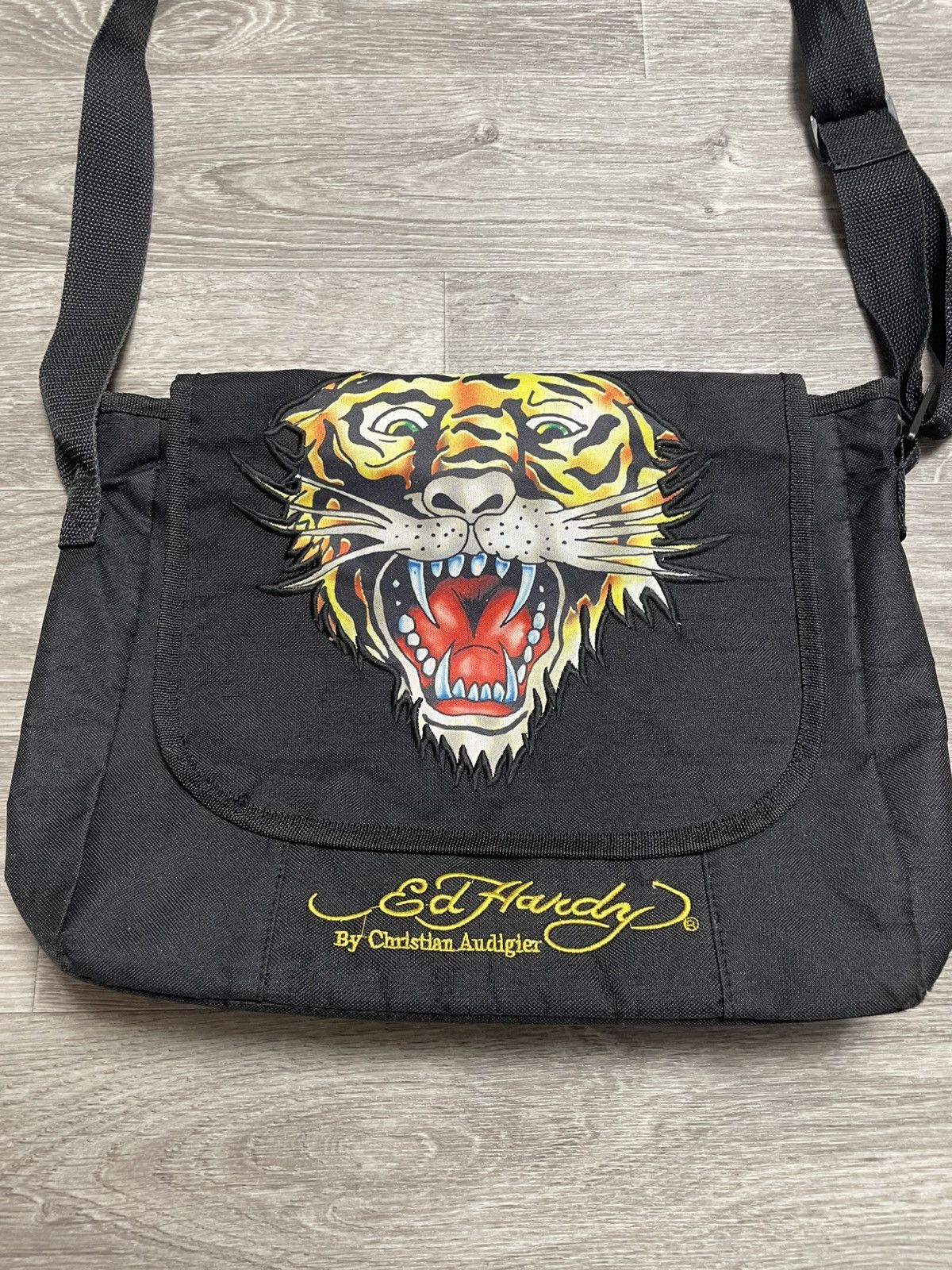 Ed Hardy Vintage Black Tiger Messenger Bag Y2K Streetwear Size ONE SIZE - 2 Thumbnail