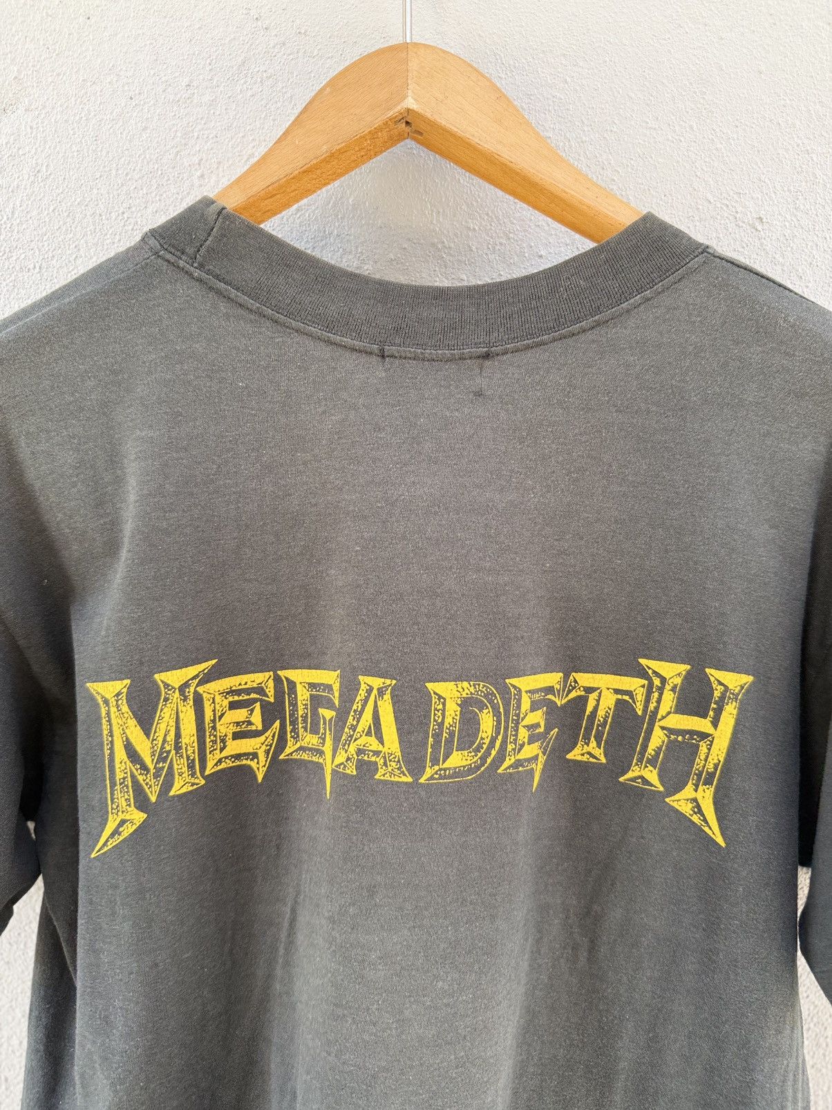 Band Tees Thrashed Vintage 80s Megadeth Heavy Metal Faded Promo Tee Size US M / EU 48-50 / 2 - 10 Thumbnail