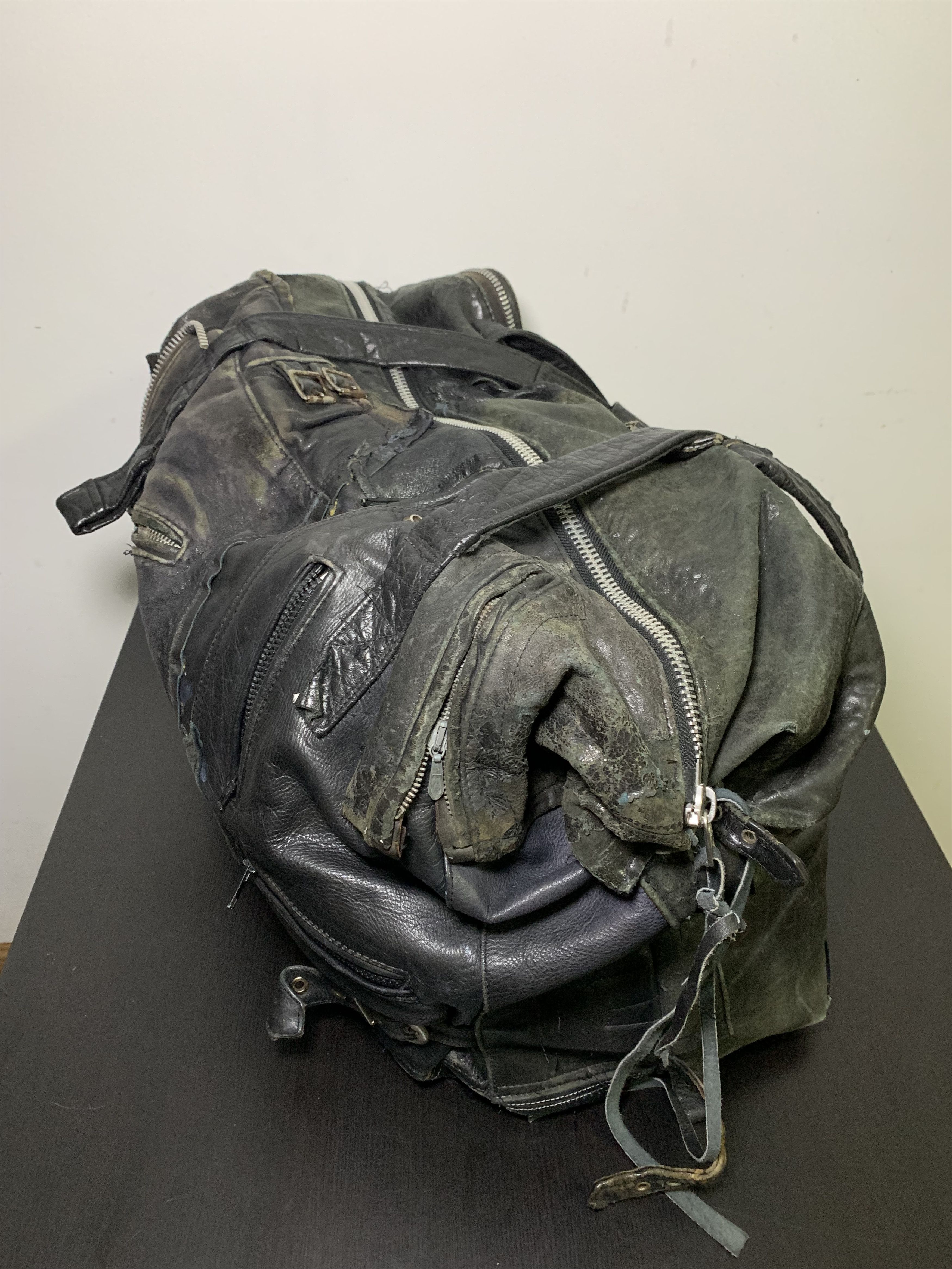 Vinti Andrews Vinti Andrews Reconstructed Leather Jacket Travel Bag Size ONE SIZE - 5 Thumbnail