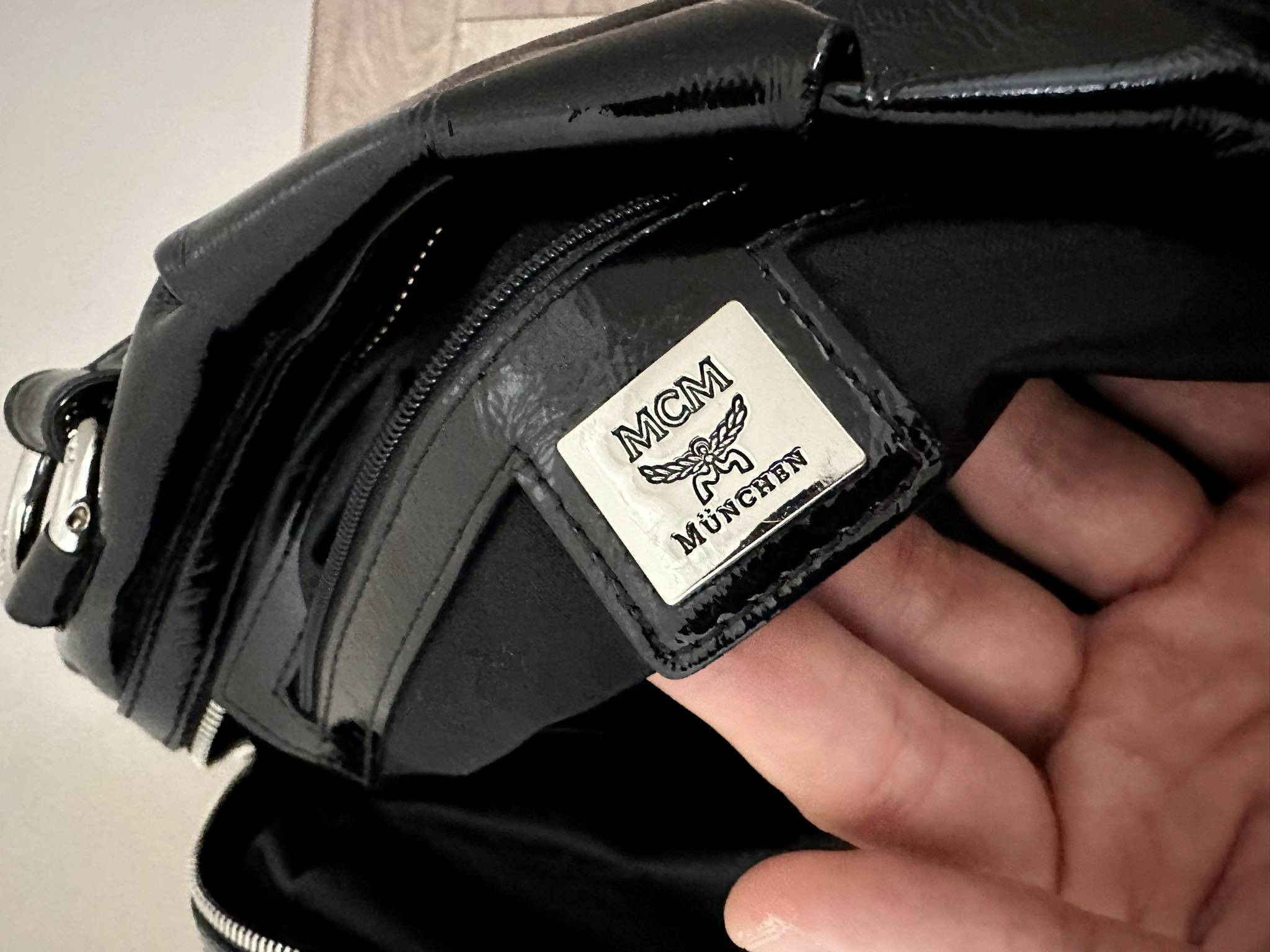 MCM MCM Spellout Logo Patent Leather Black Bag Size ONE SIZE - 4 Thumbnail