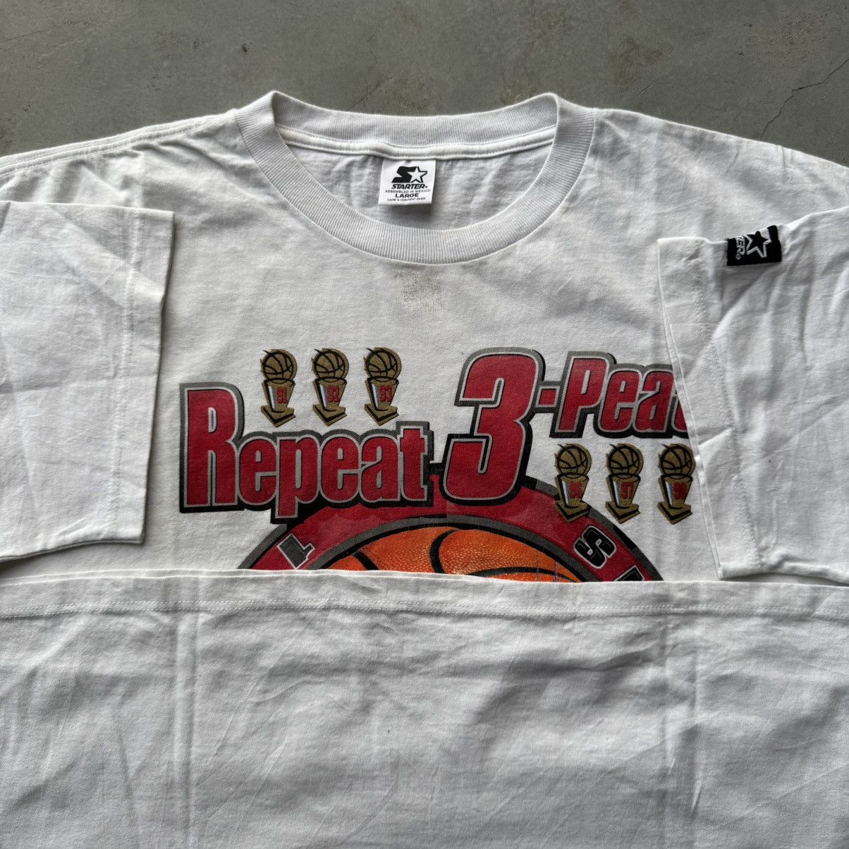 NBA × Vintage Vintage 1998 Chicago Bulls Repeat 3 Peat NBA tee Size US L / EU 52-54 / 3 - 4 Thumbnail