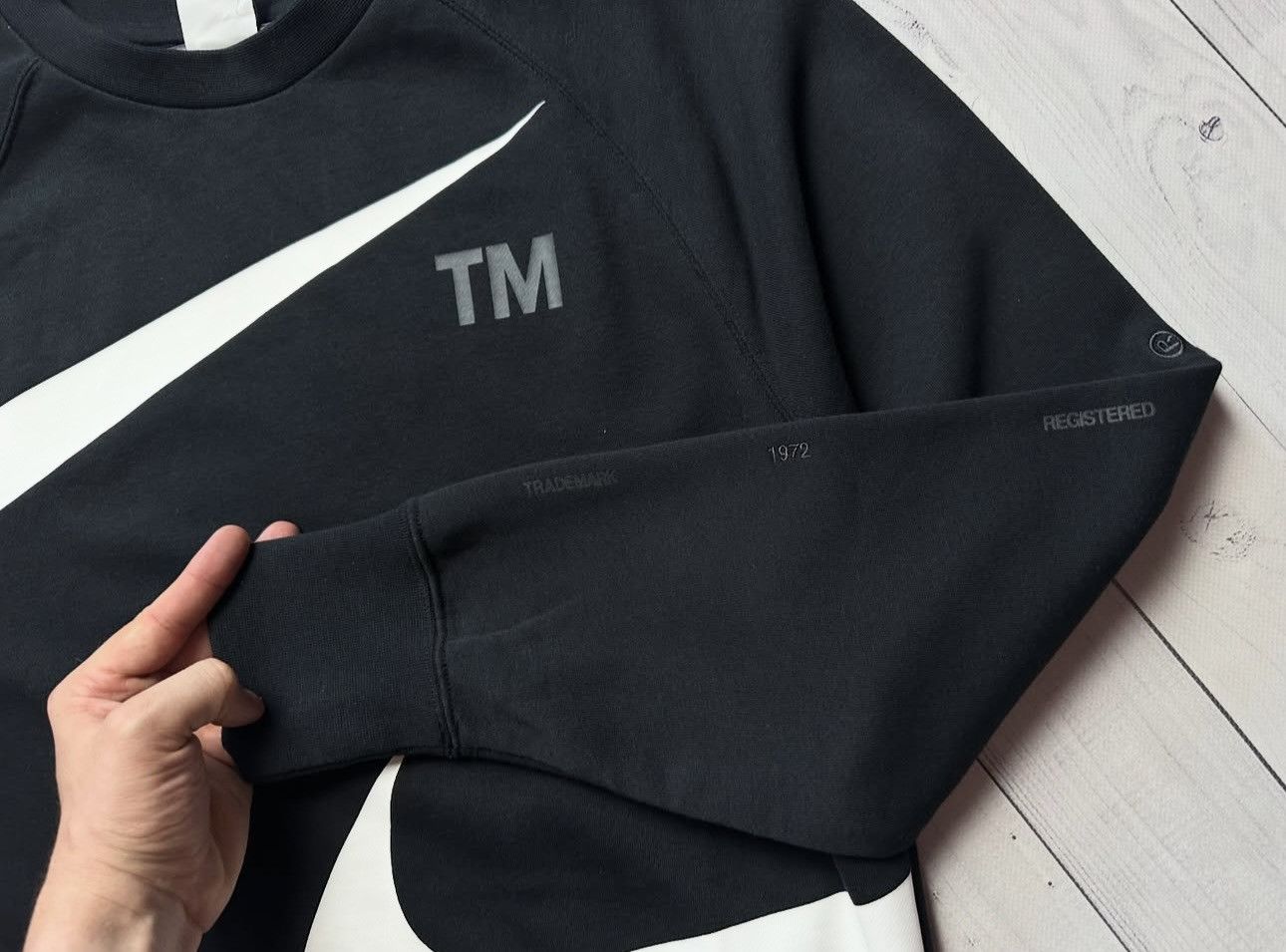 Nike Nike sweatshirt big logo big swoosh size S,M Size US S / EU 44-46 / 1 - 4 Thumbnail