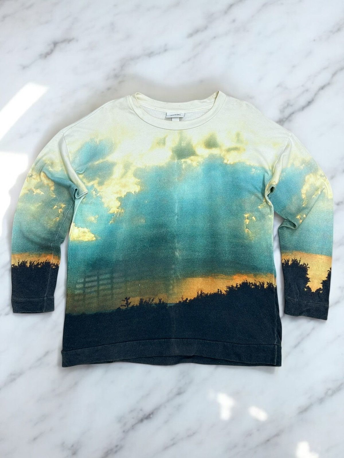 Designer × Japanese Brand Monki - Scenic Sunset Gradient w/ Vibrant Sky Hues Size US L / EU 52-54 / 3 - 1 Thumbnail