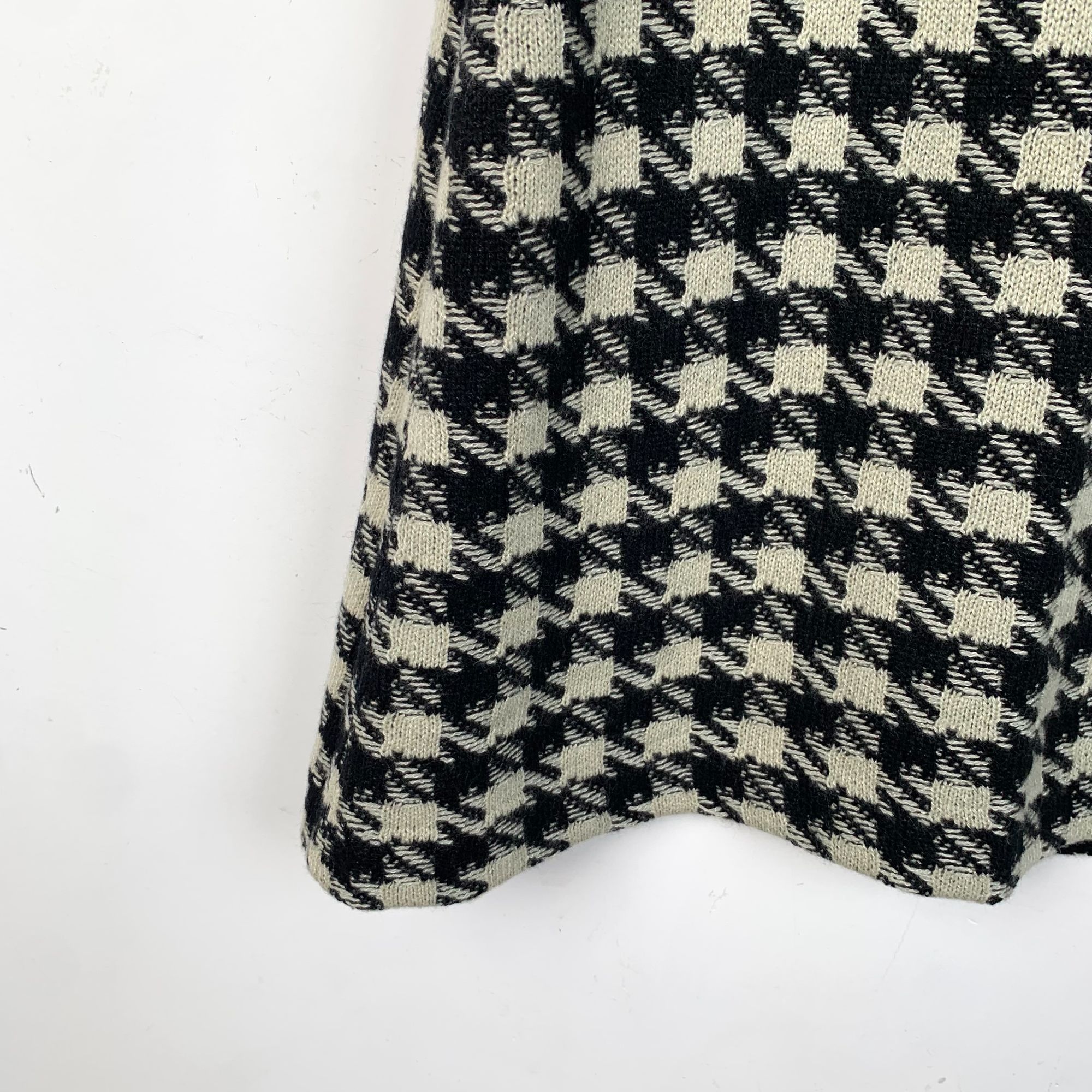 Gucci Gucci Color-Block Houndstooth Cashmere Midi Skirt (Size XXS) Size 33" - 5 Thumbnail