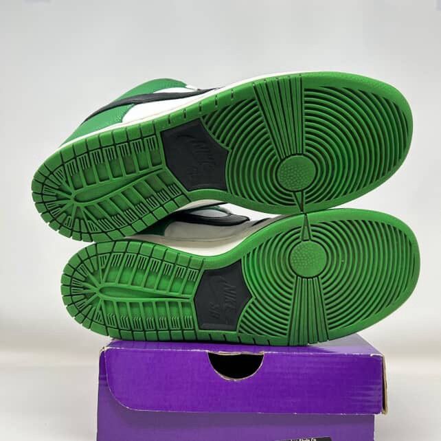 Nike SB Nike SB Dunk Low Classic Green Size US 8 / EU 41 - 6 Thumbnail