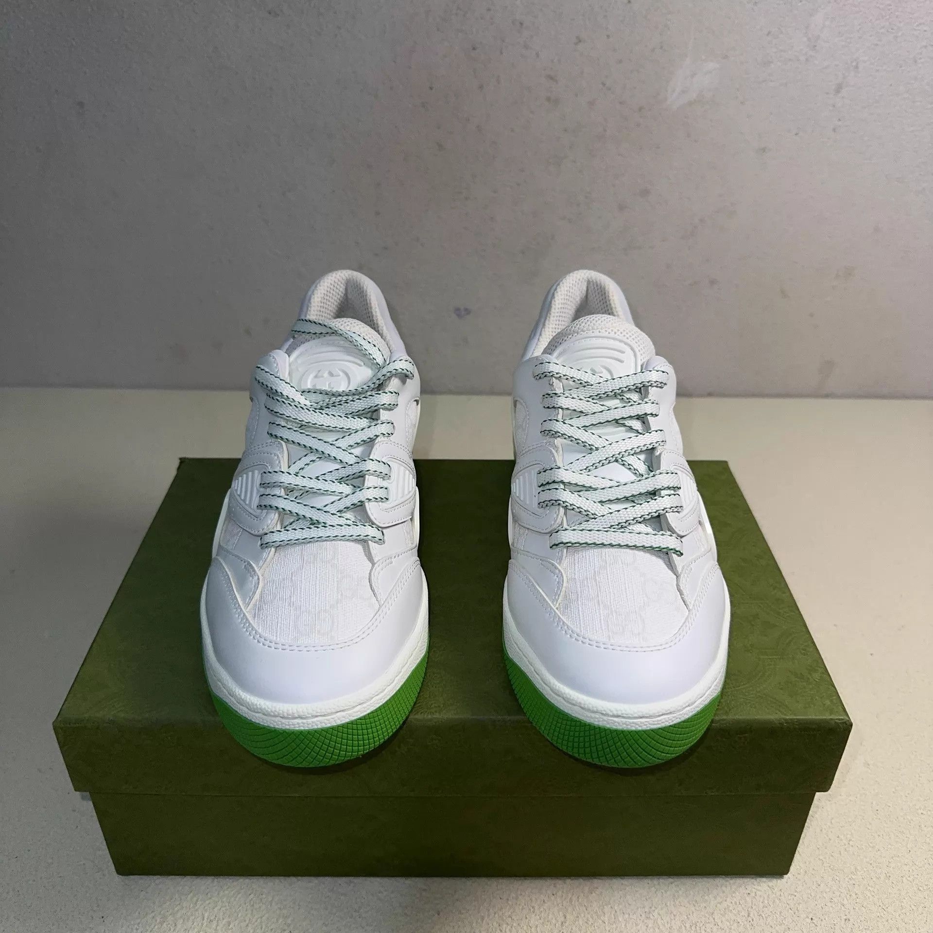 Gucci GUCCI GG Canvas Basketball Sneaker White/Green 36.5 Size US 6 / IT 36 - 2 Thumbnail