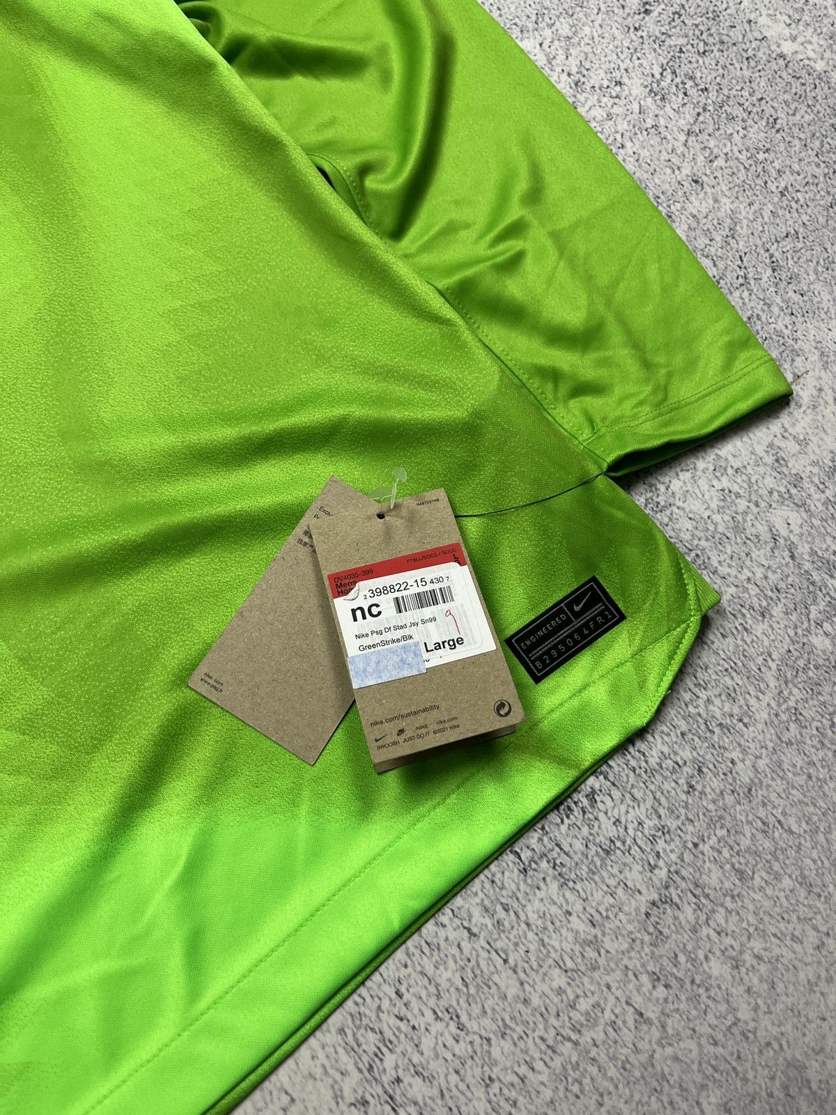 Nike NWT Nike Paris Saint Germain 2022/23 Home Goalkeeper Jersey Size US L / EU 52-54 / 3 - 7 Thumbnail