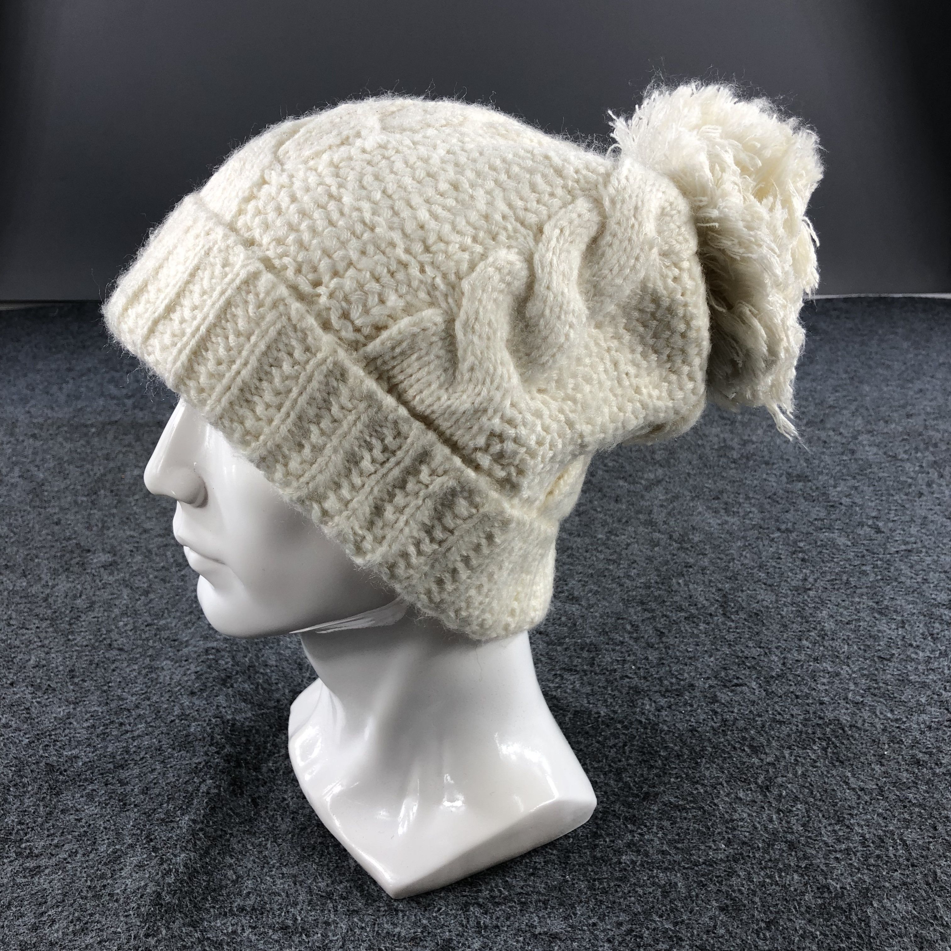 Vintage Angelic Cable Knit Bobble Beanie Snowcap Snow Hat B329 Size ONE SIZE - 1 Thumbnail