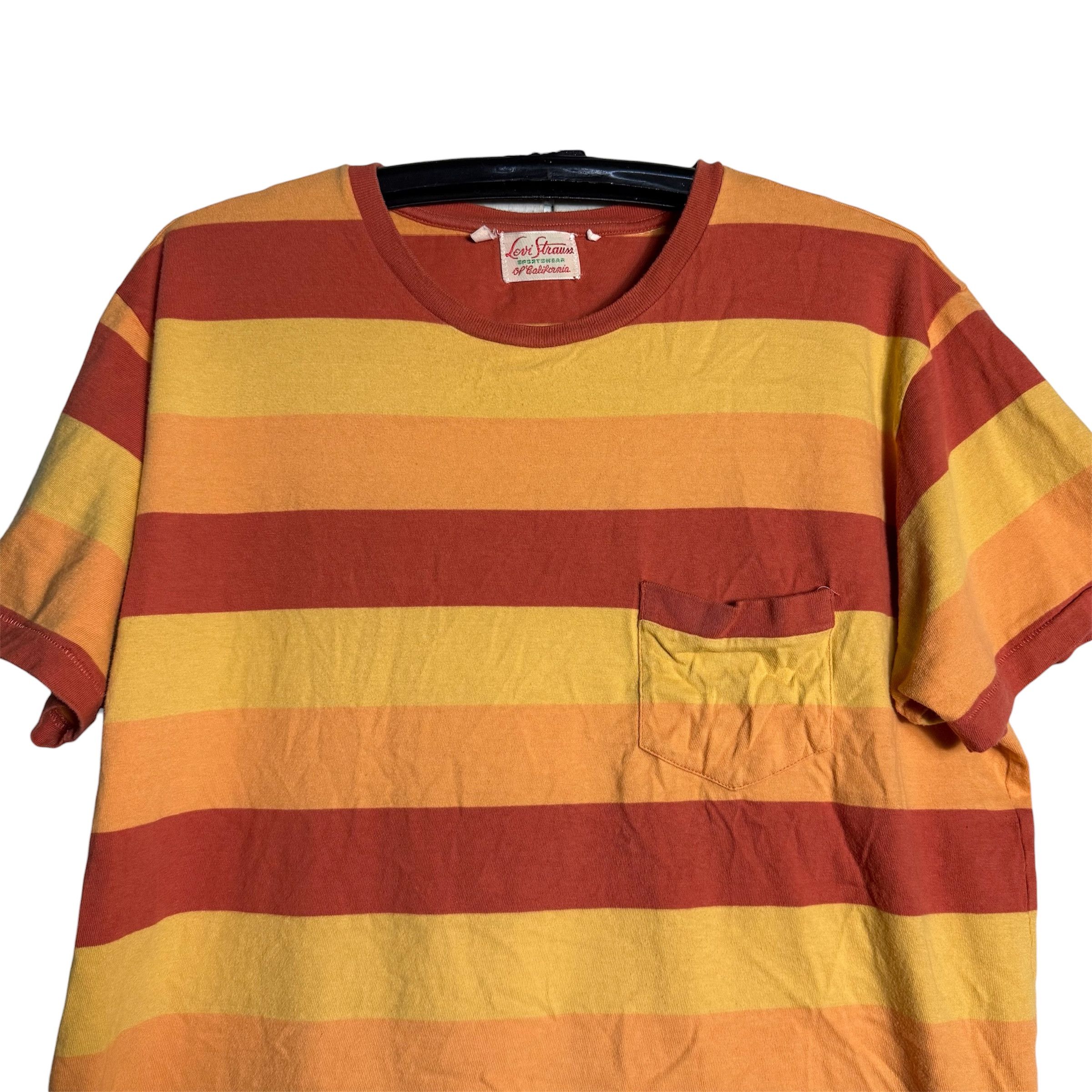 Levi's 🔥RARE🔥Vintage Levi's Split Hem Single Pocket T-shirt Size US L / EU 52-54 / 3 - 2 Thumbnail