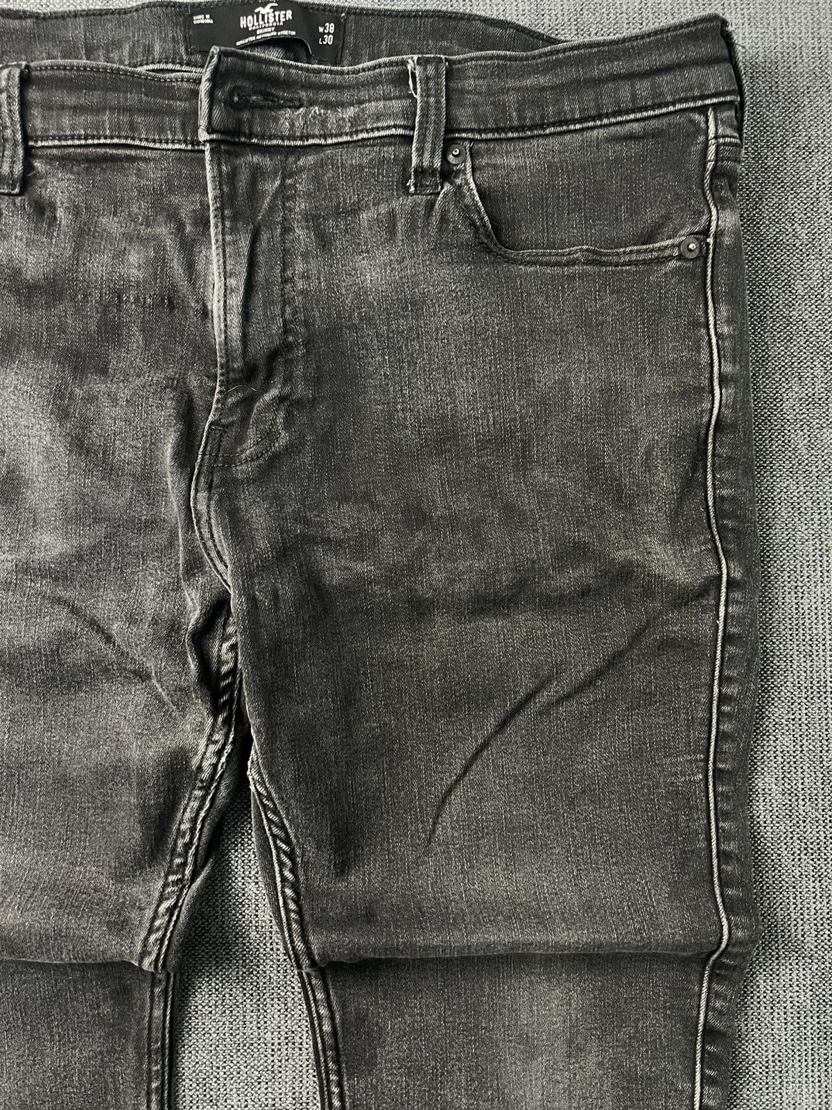 Hollister Hollister men's slim-fit jeans washed black denim. Size US 38 / EU 54 - 11 Thumbnail