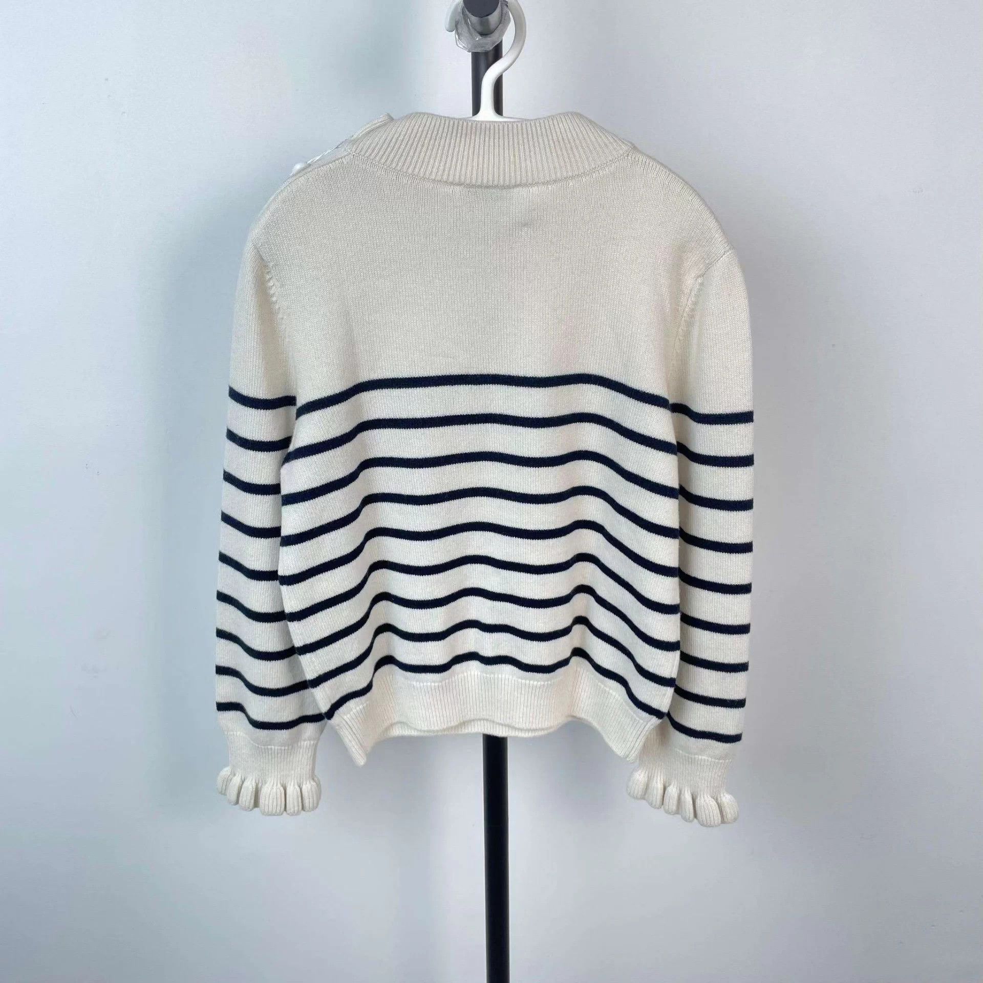 Chanel Chanel Lurex Double C Striped Trim Sweater 40 23C Size S / US 4 / IT 40 - 2 Thumbnail