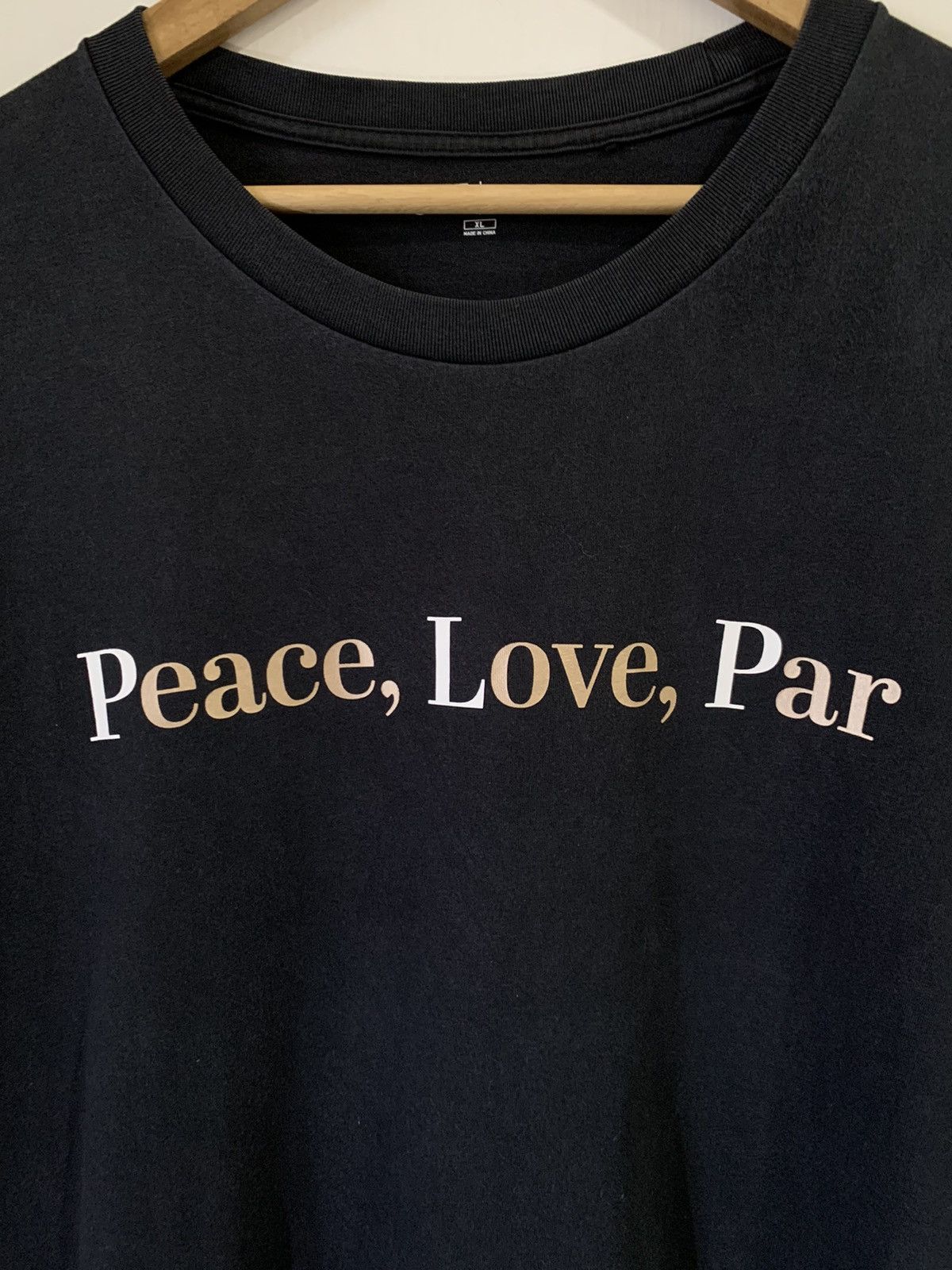 Uniqlo Uniqlo Adam Scott Peace For All Tee Size US XL / EU 56 / 4 - 4 Thumbnail
