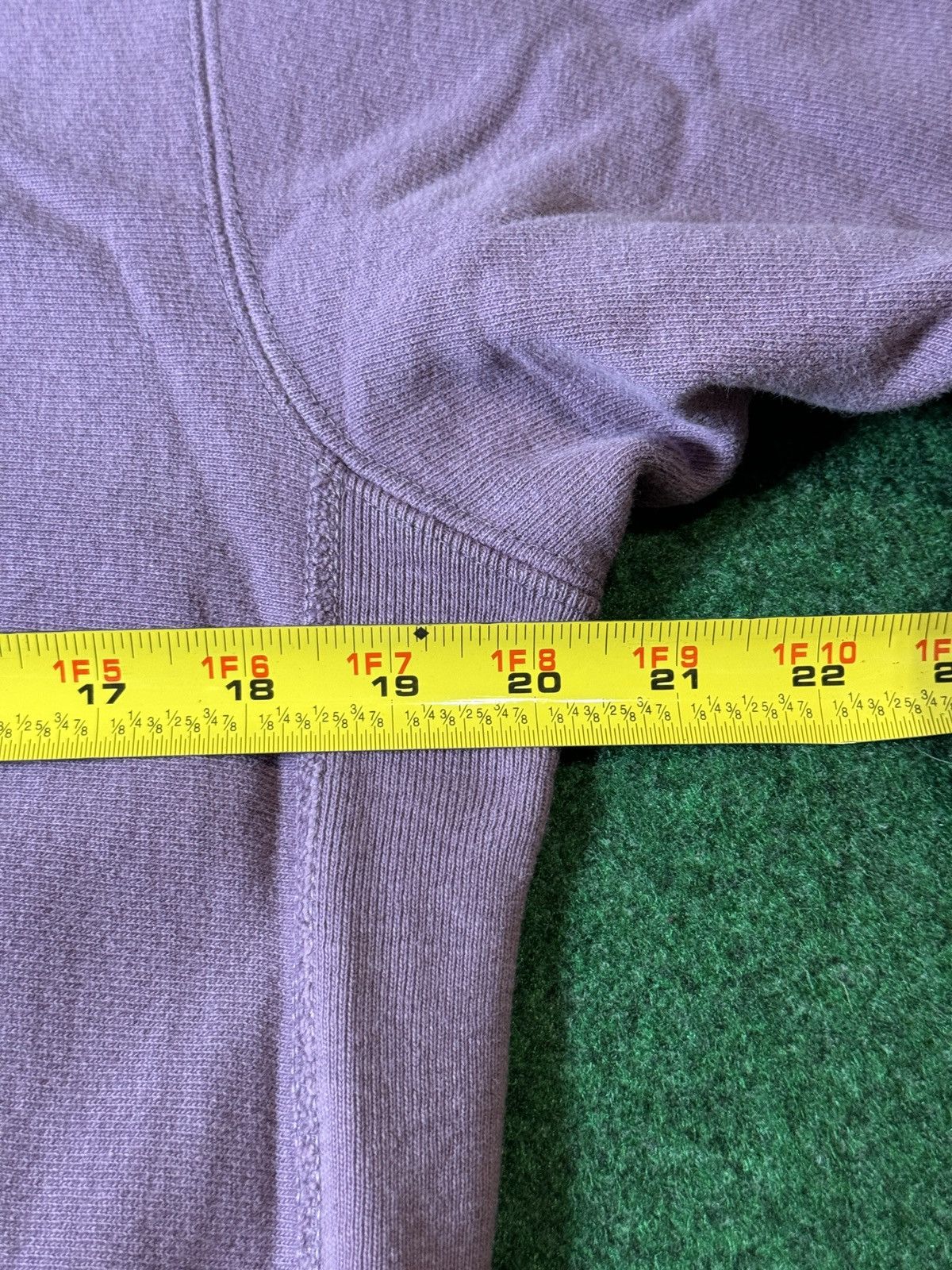 Champion × Vintage Vintage 90s Champion Reverse Weave Purple Lilac Sweatshirt Size US M / EU 48-50 / 2 - 4 Thumbnail