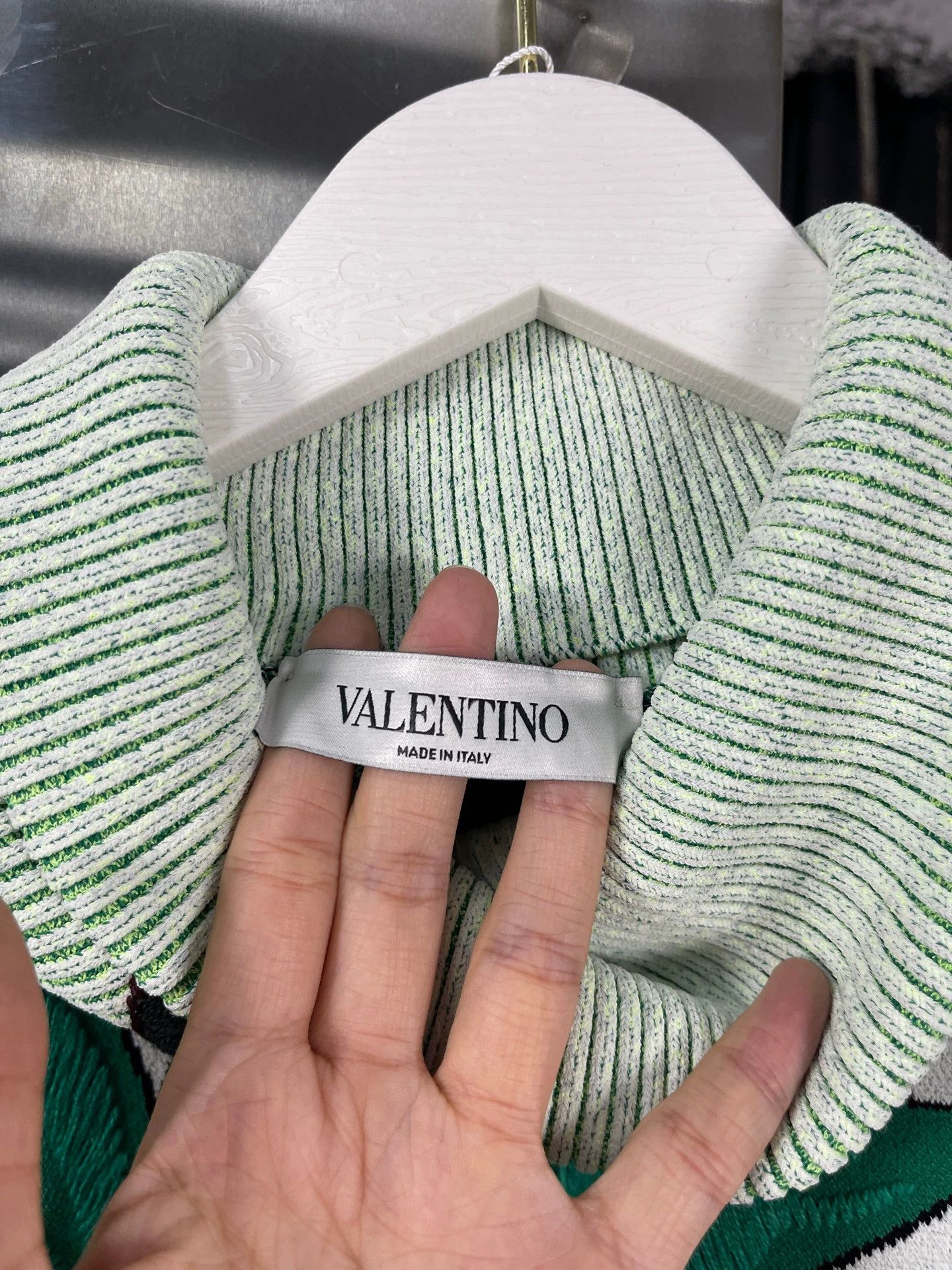 Valentino Valentino Runway Embroidered Sweater Women's XS Size XS / US 0-2 / IT 36-38 - 6 Thumbnail