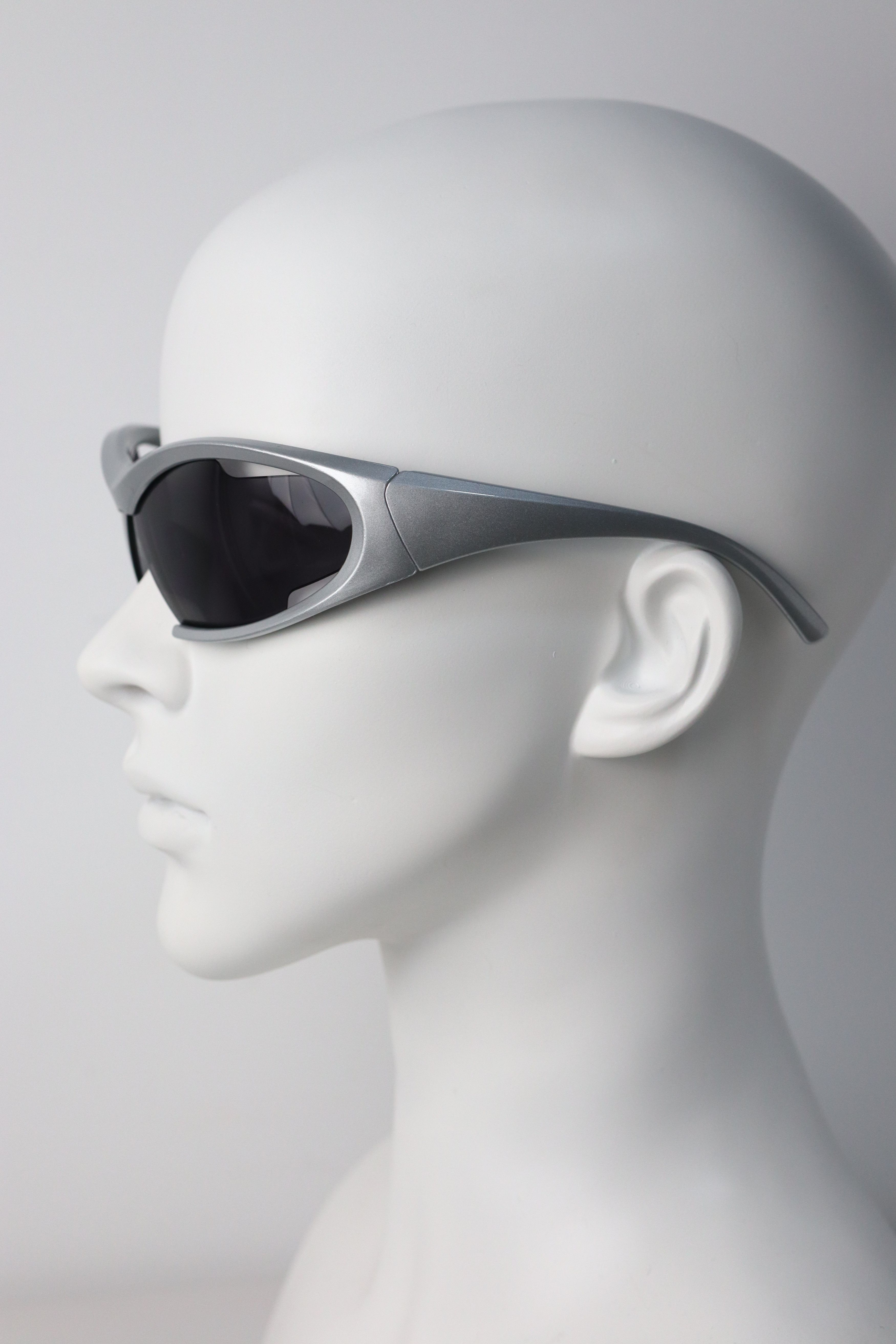 Japanese Brand Y2k Avant Garde Futuristic Silver Sunglasses Unisex OS Size ONE SIZE - 5 Thumbnail