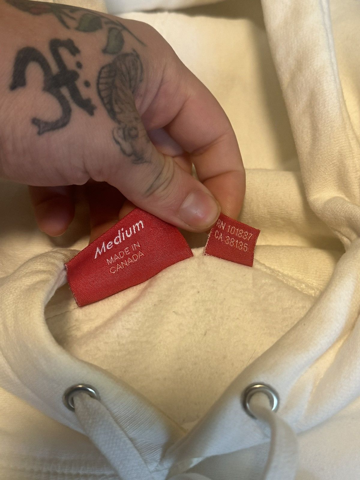 Supreme SS17 Fuck Em All Flower Banquet 1994-2017 Size US M / EU 48-50 / 2 - 6 Thumbnail