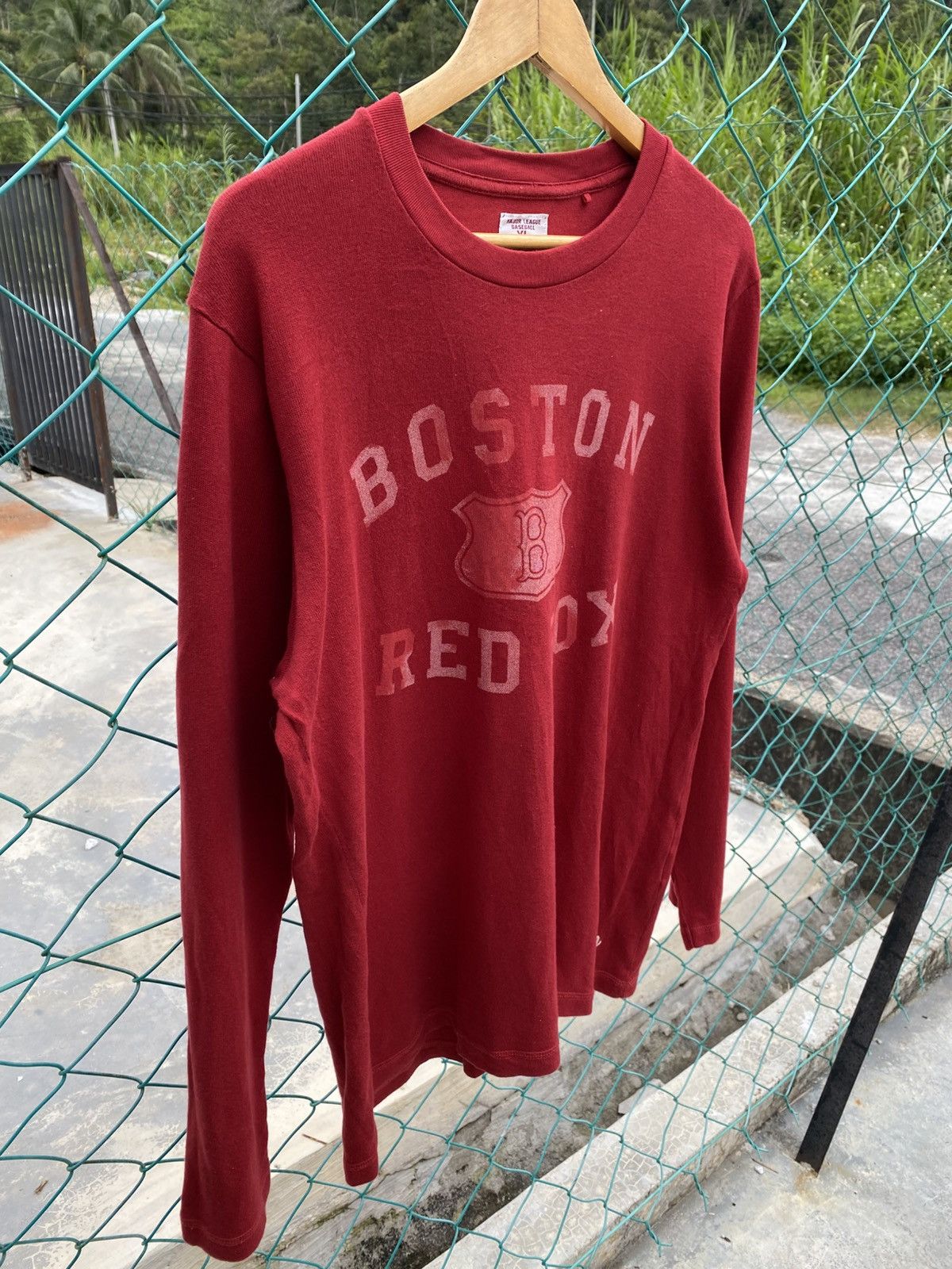 MLB Boston red sox X Uniqlo long sleeve tee Size US XL / EU 56 / 4 - 4 Thumbnail