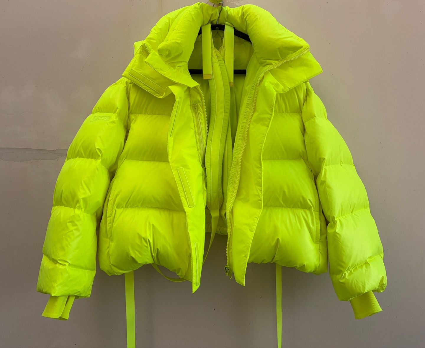 Juun.J JUUN.J Womens Oversized Puffer Down Jacket RARE neon yellow Size XS / US 0-2 / IT 36-38 - 1 Thumbnail