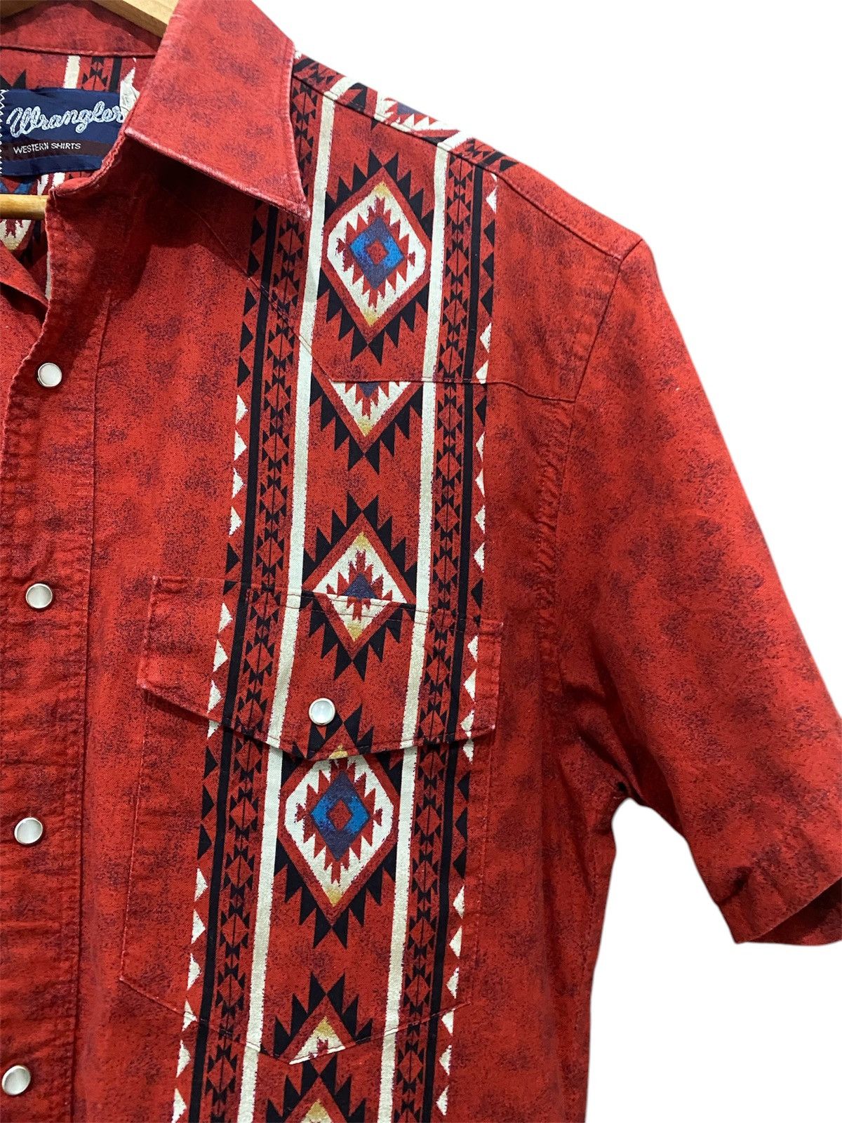 Cowboy Equipment × Vintage × Wrangler 🇺🇸 Vintage 90s Wrangler Western Shirt Navajo Design Made Usa Size US M / EU 48-50 / 2 - 3 Thumbnail