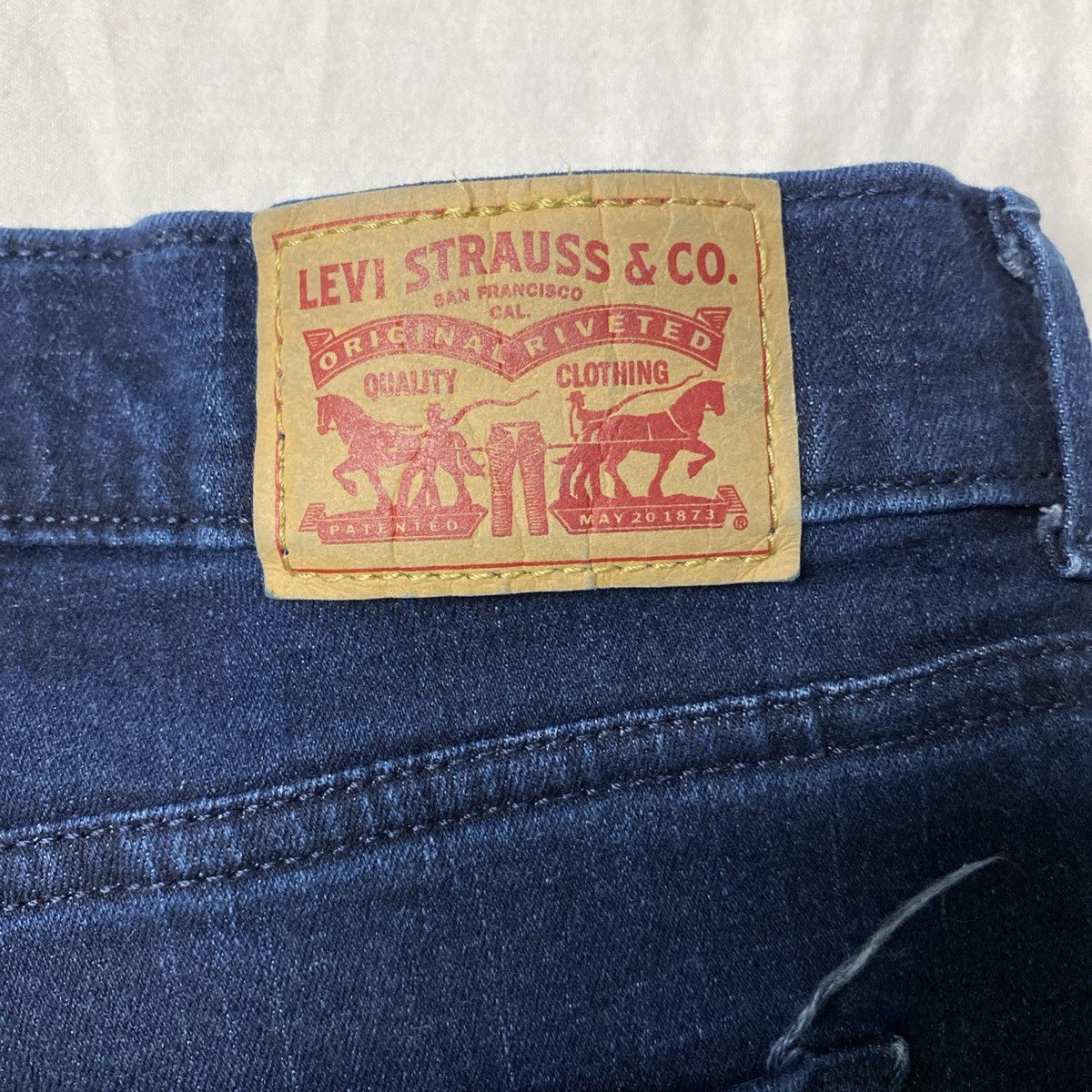 Levi's Levi's Dark Wash Denim Womens Jeans Straight Sz 12 31x30 EUC Size 31" - 7 Thumbnail