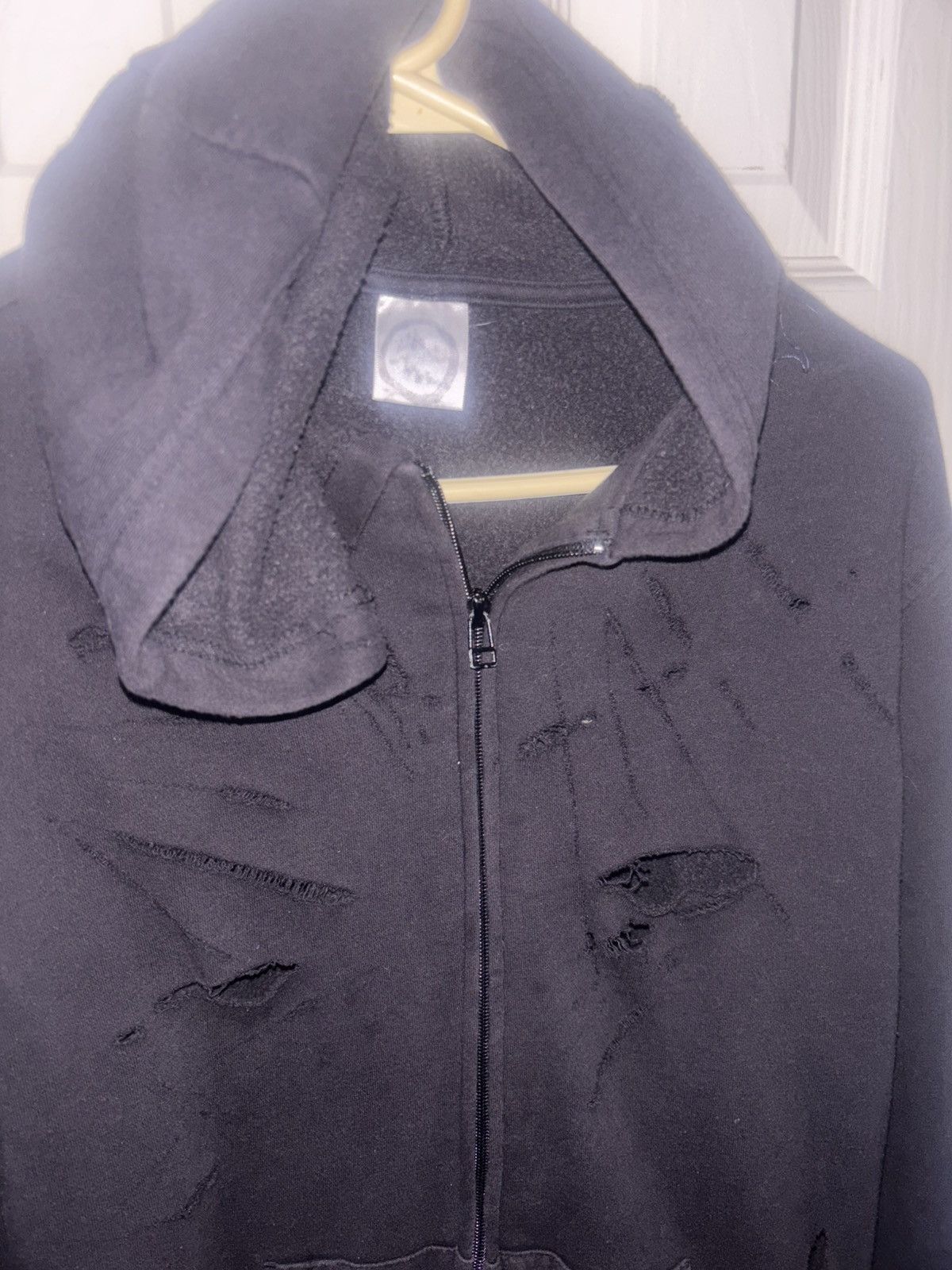 Japanese Brand distressed black zipup hoodie Size US M / EU 48-50 / 2 - 3 Thumbnail
