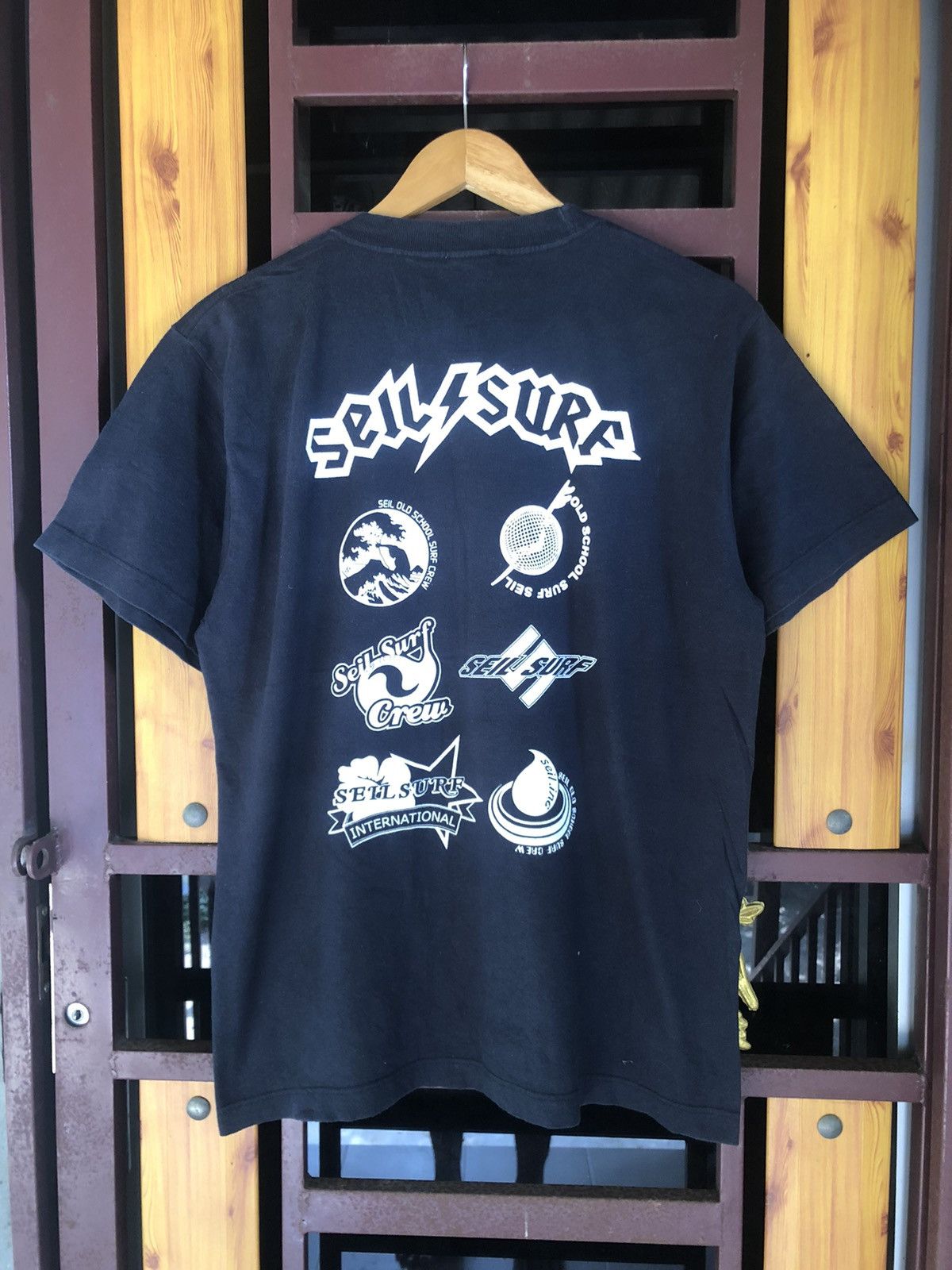 Japanese Brand 🔥Vintage 90s🔥Old School Seil Surf Crew Tshirts Size US M / EU 48-50 / 2 - 1 Thumbnail