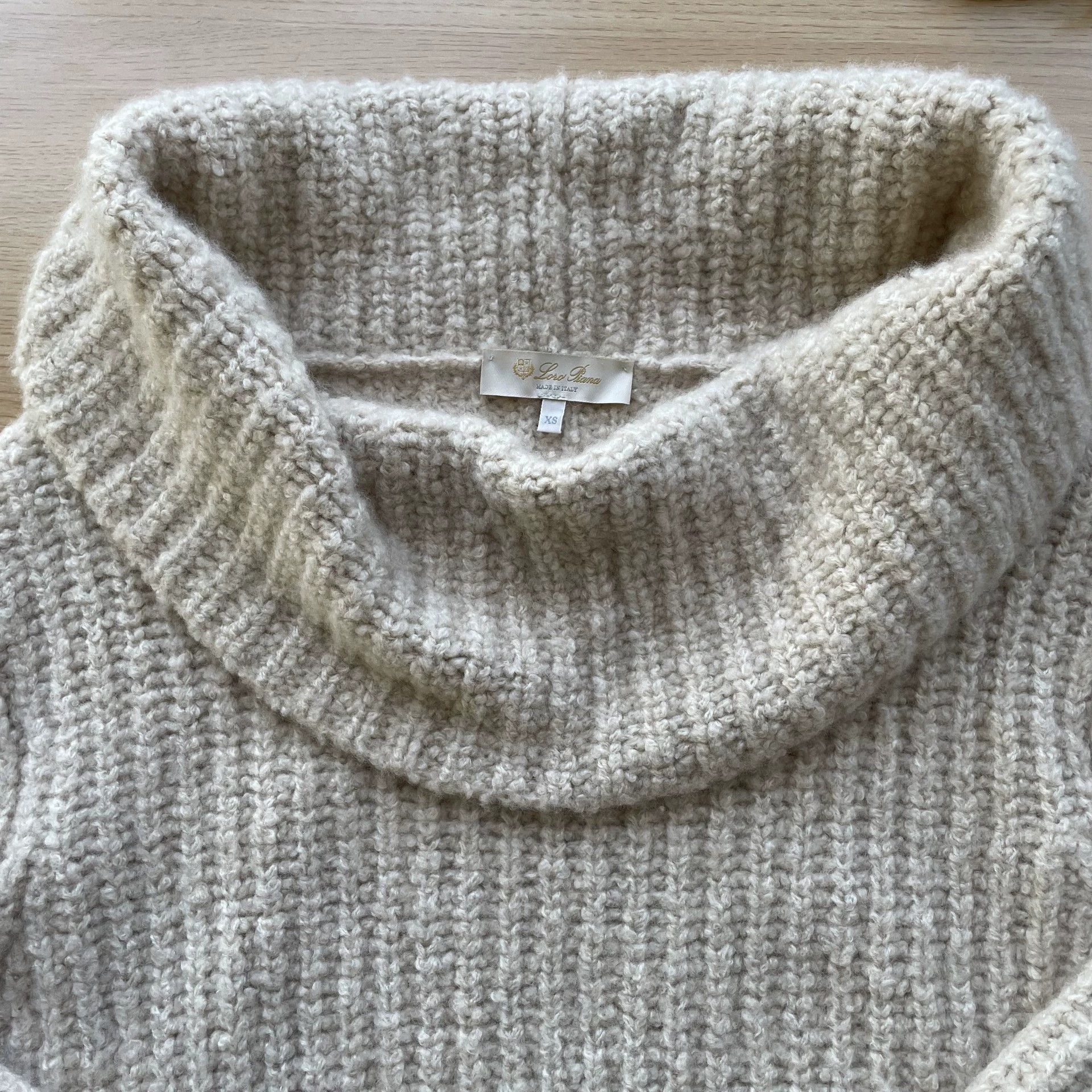 Loro Piana Loro Piana Cashmere Cocoon Turtleneck Women's Cream XS Size XS / US 0-2 / IT 36-38 - 4 Thumbnail
