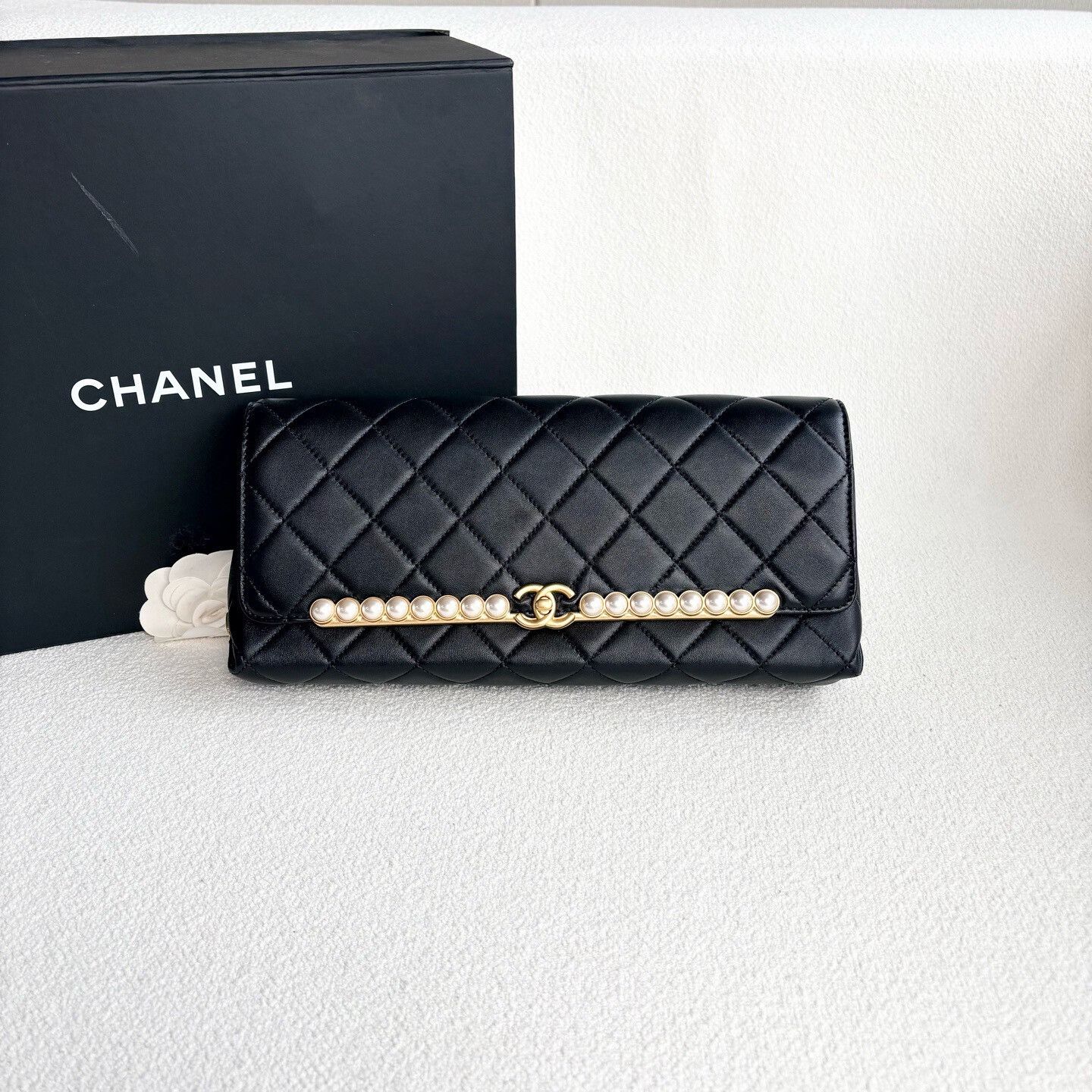 Chanel Pre-loved Bag Very good condition Size ONE SIZE - 1 Thumbnail