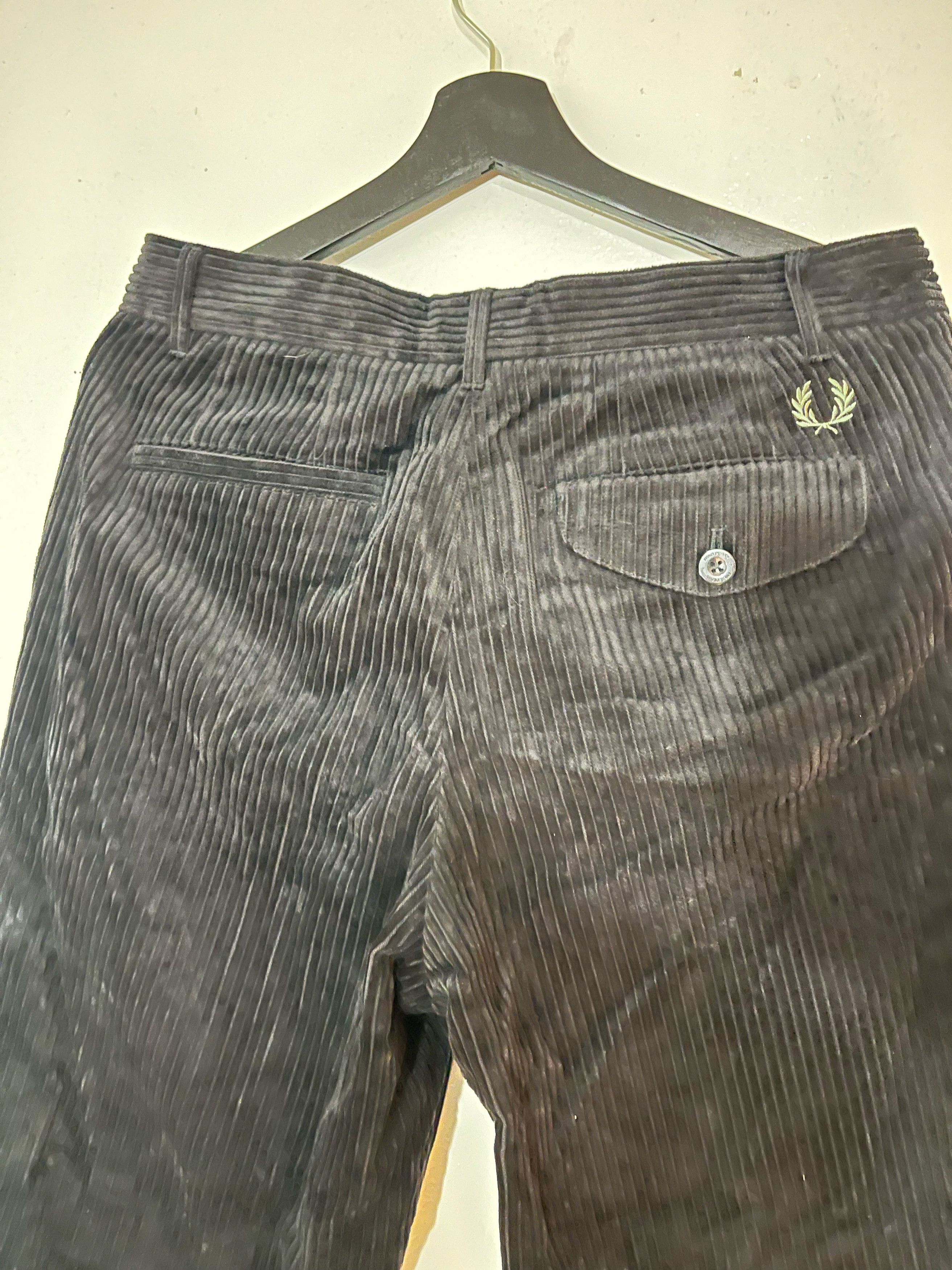 Fred Perry Fred Perry Cropped Corduroy Trousers - Black Size US 32 / EU 48 - 4 Thumbnail