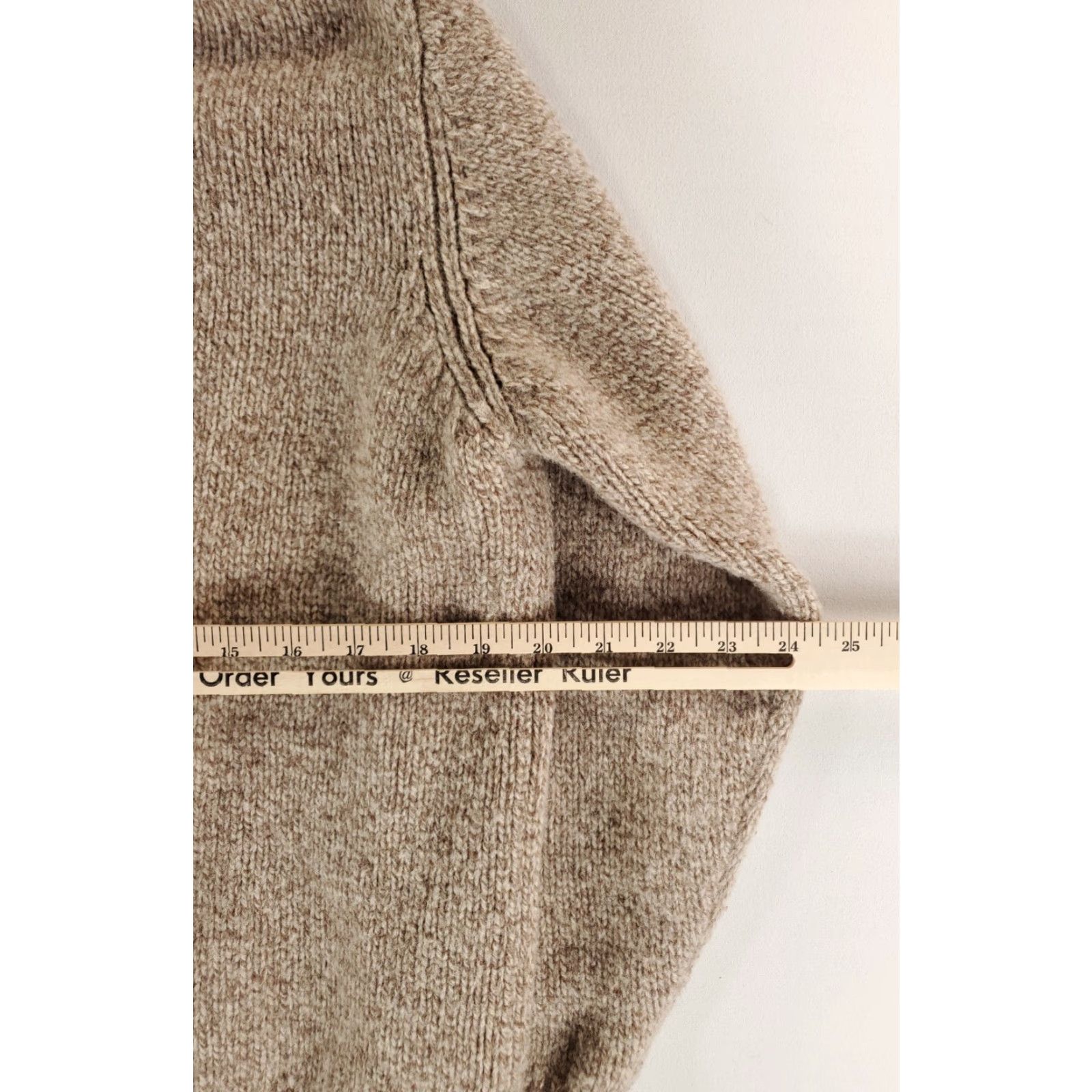 Vintage LL Bean 100% Wool 4 Button Henley Sweater Tan Banded Collar Mens L Shirt Pullover Men's L Tan Wool 4 Button Henley Sweater LL Bean Mens L Size US L / EU 52-54 / 3 - 4 Thumbnail