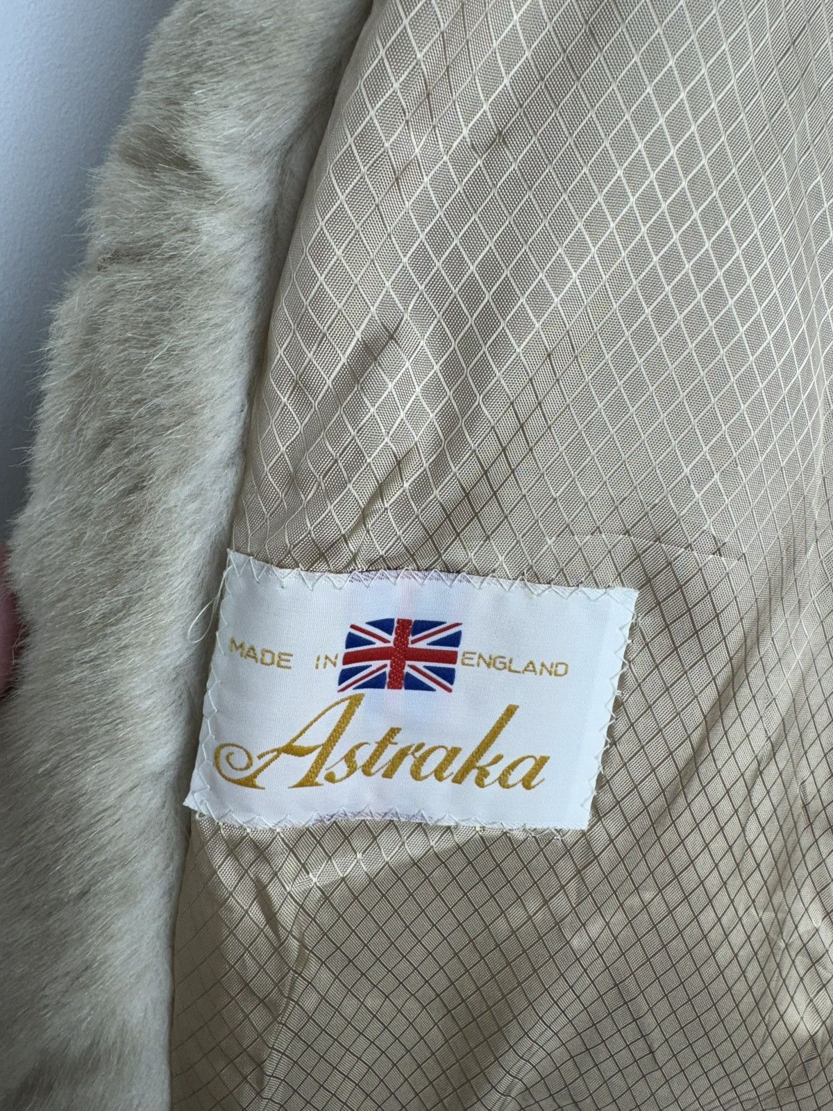 Japanese Brand Astraka Faux Fur Coat Y2K Women’s size US 10/12 Size L / US 10 / IT 46 - 7 Thumbnail
