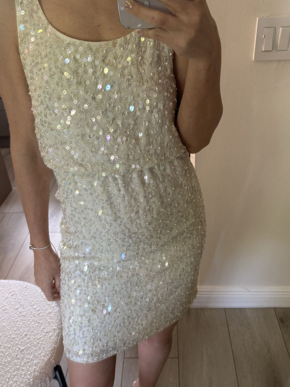 Alice + Olivia Alice + Olivia white sequins dress Size S / US 4 / IT 40 - 3 Thumbnail