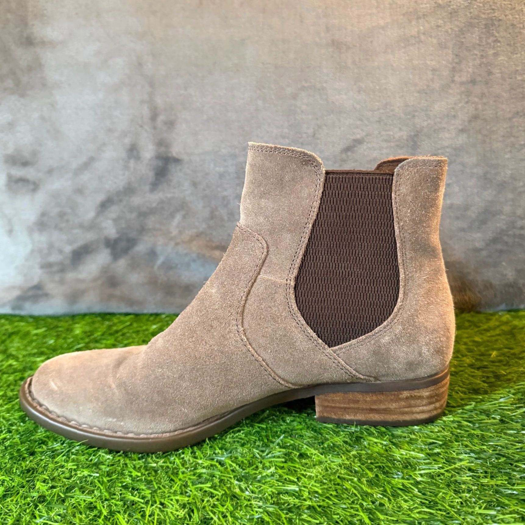 Born Born Suede Chelsea Boots Taupe Brown Ankle Booties Block Heel Womens 7 M Size US 7 / IT 37 - 5 Thumbnail