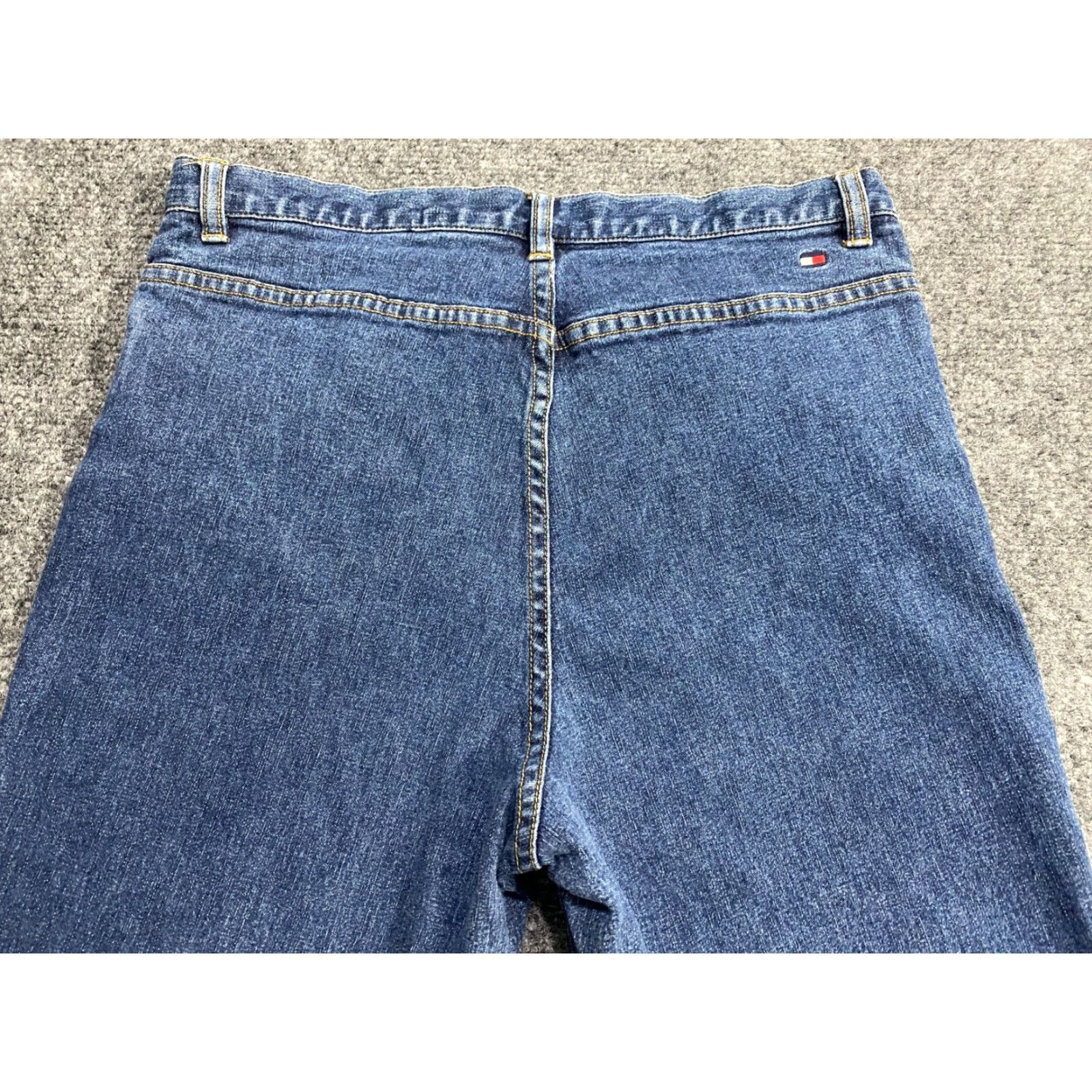 Tommy Hilfiger VINTAGE Tommy Hilfiger Capri Jeans Women Capri Denim Blue 30x22 Logo Mid Rise 22 Inseam Size 30x22 Denim Capri Jeans Womens, 90s? Size ONE SIZE - 4 Thumbnail