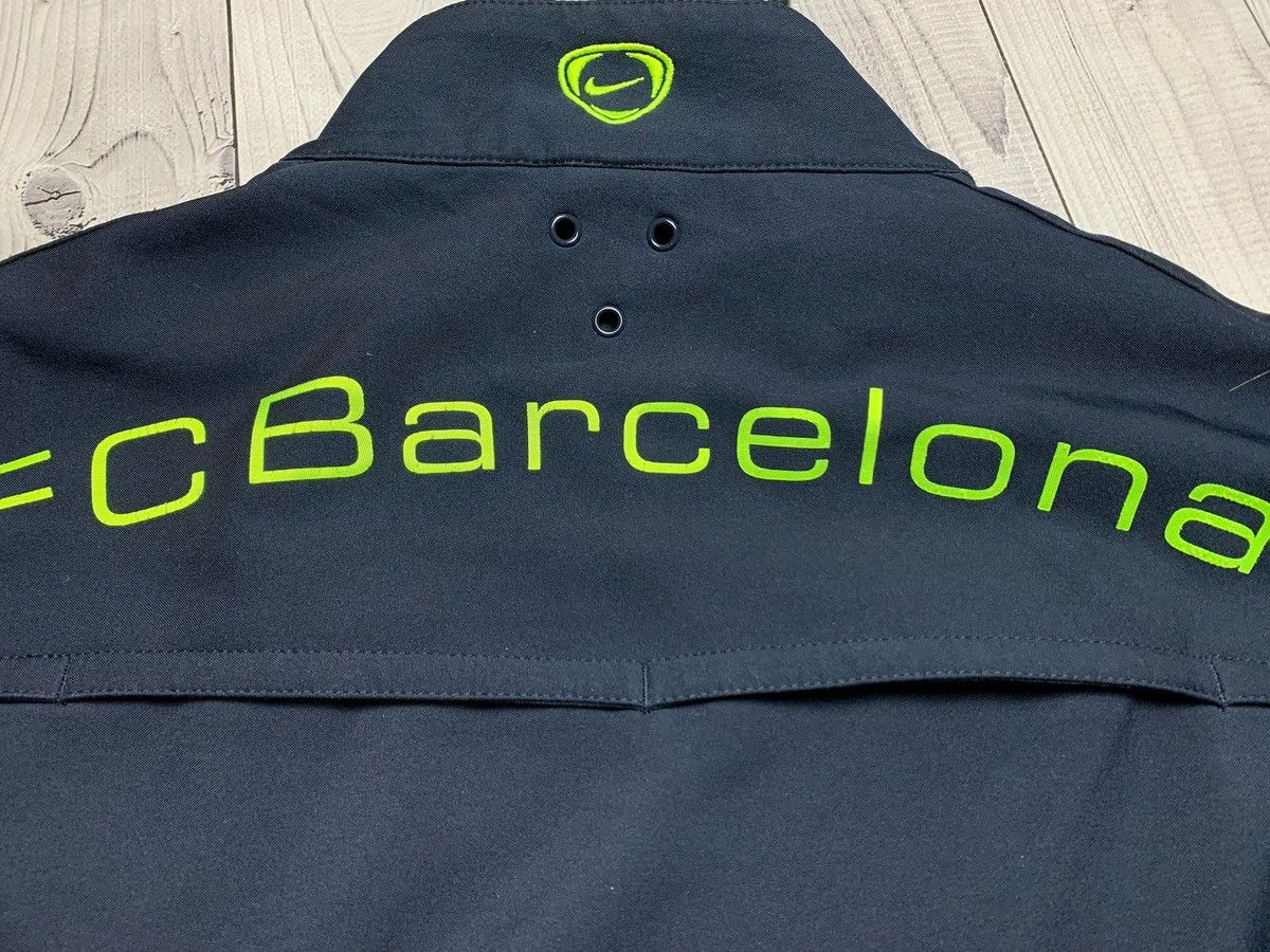 Other Vintage Nike Barcelona soccer track jacket size L logo Size US L / EU 52-54 / 3 - 3 Thumbnail