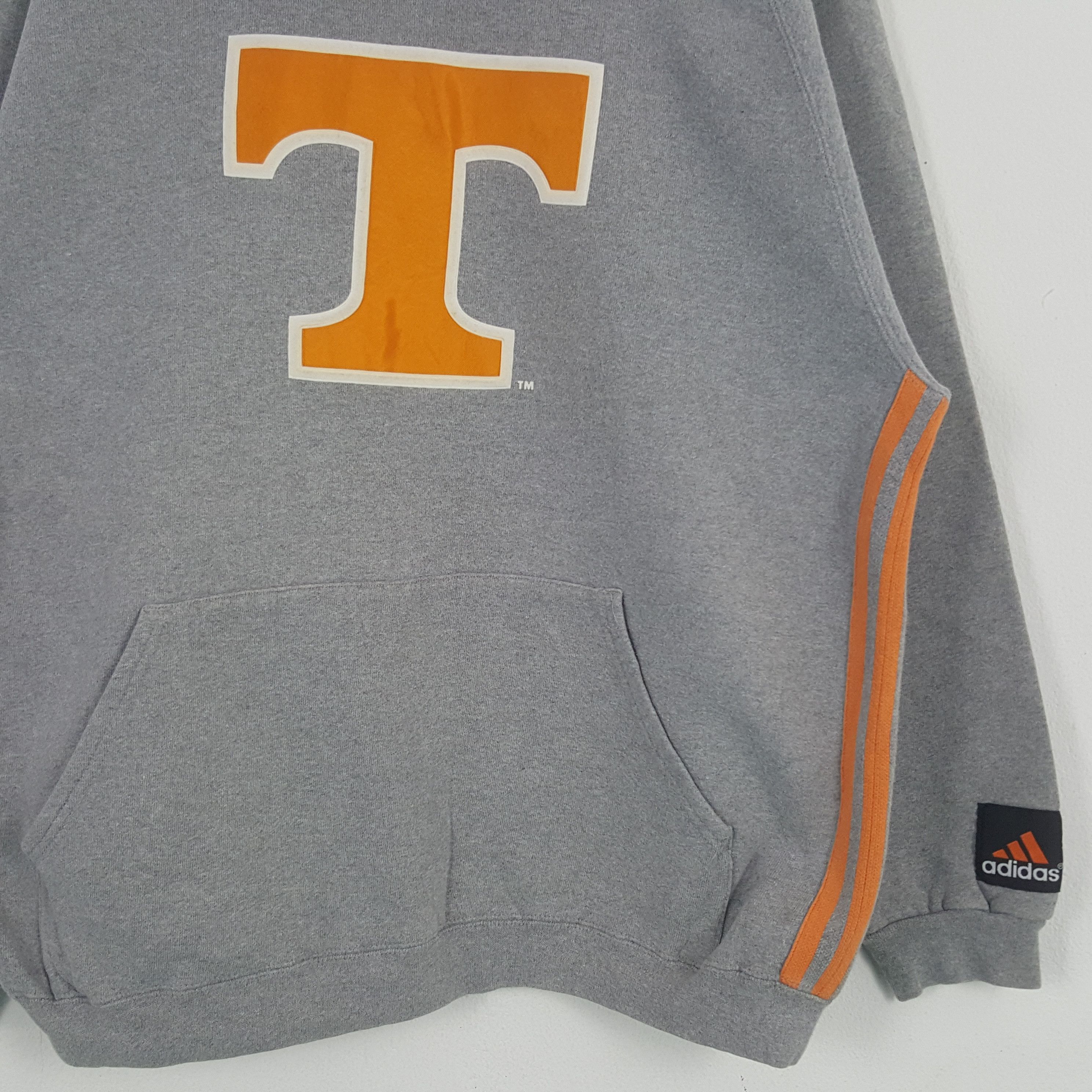 Adidas × NCAA × Vintage Vintage Adidas Tennessee Sportwear Hoodies Sweatshirt Size US XL / EU 56 / 4 - 2 Thumbnail