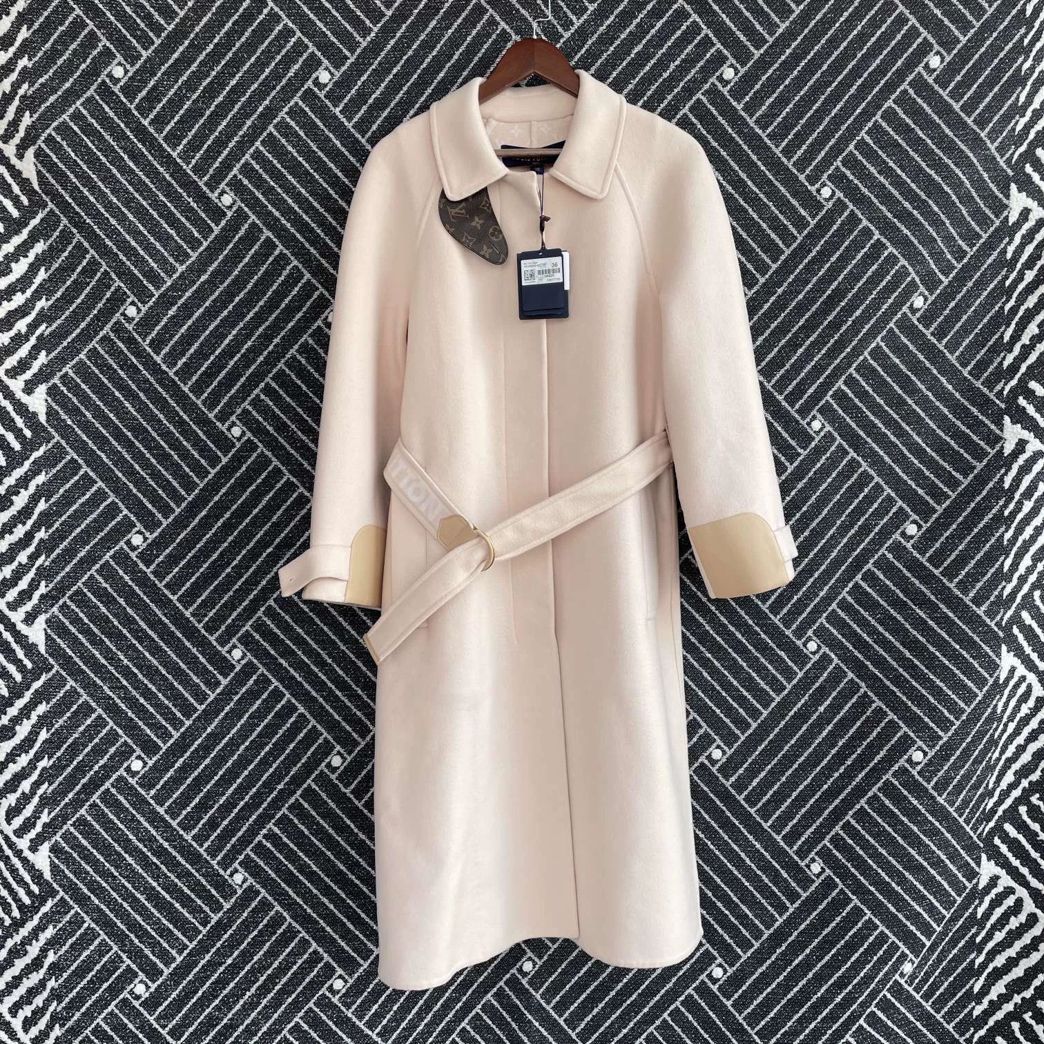 Louis Vuitton LV women's pink wool casual print coat size 36 Size XS / US 0-2 / IT 36-38 - 1 Thumbnail