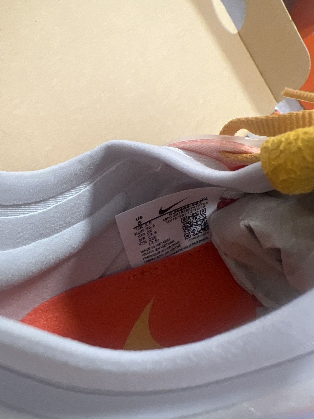 Nike Nike Zoom Fly 3 Photon Dust Size US 5 / IT 35 - 4 Thumbnail