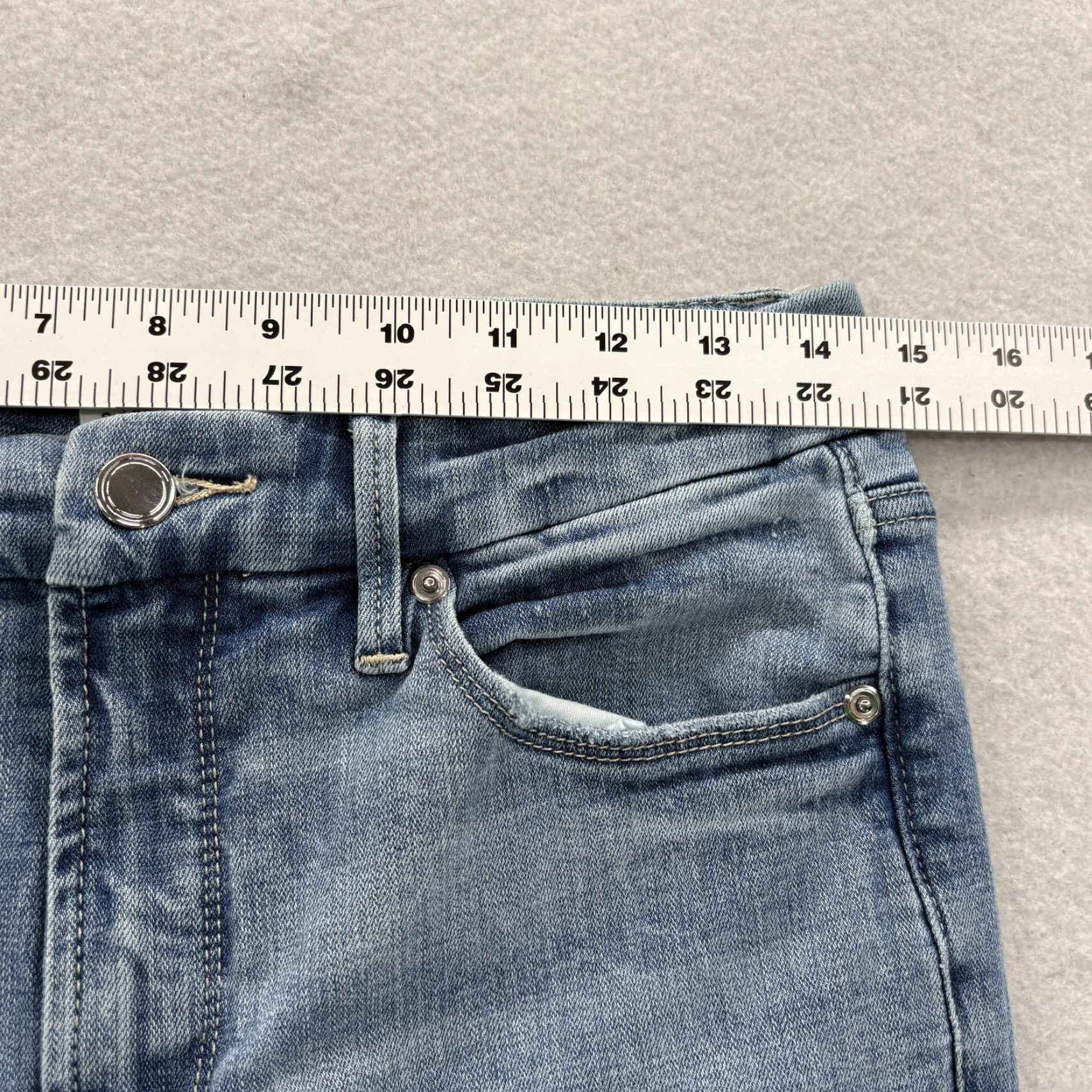 Good American Good American Jeans Womens 8 Skinny Blue Medium Distressed Fringe Hem Rise Mid 8.5-10.5 Inseam 28 Pockets Cotton Blend Denim Zip 5-Pocket Womens Size 30" / US 8 / IT 44 - 6 Thumbnail