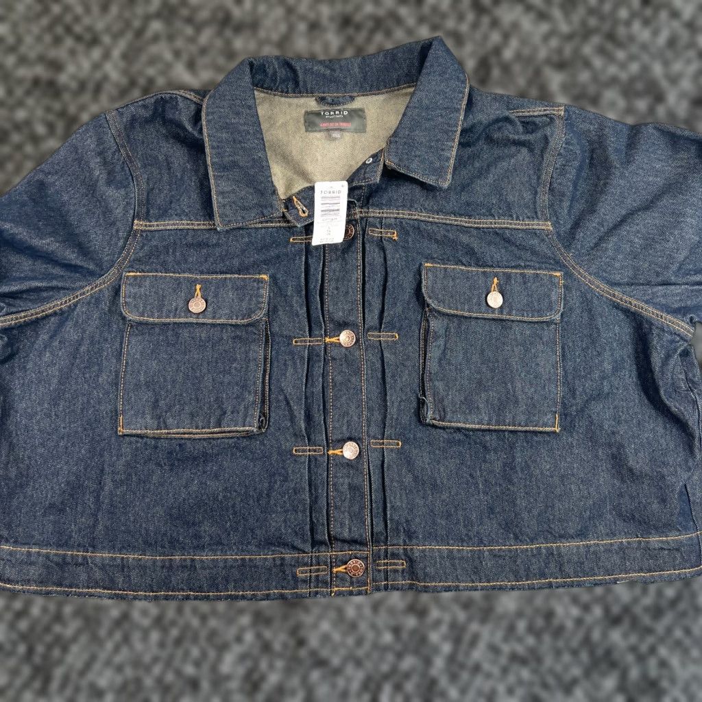 Torrid Torrid Jacket Womens 5 Plus Size Blue Jeans Dark Wash Crop Button Front Cotton Basic Jacket Size 27" / US 4 / IT 40 - 1 Thumbnail
